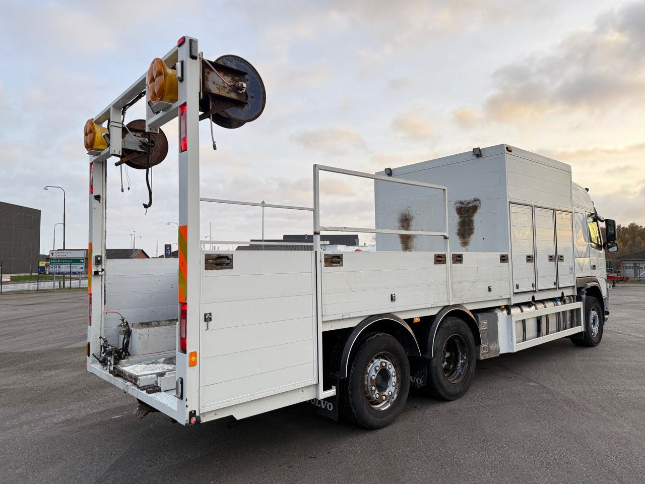 Volvo FM 410 6x2 Euro 5 - Truk flatbed: gambar 3 Volvo FM 410 6x2 Euro 5 - Truk flatbed: gambar 3