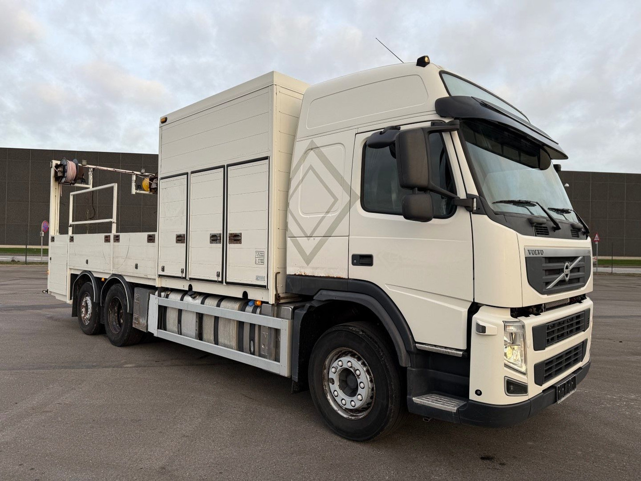 Volvo FM 410 6x2 Euro 5 - Truk flatbed: gambar 2 Volvo FM 410 6x2 Euro 5 - Truk flatbed: gambar 2