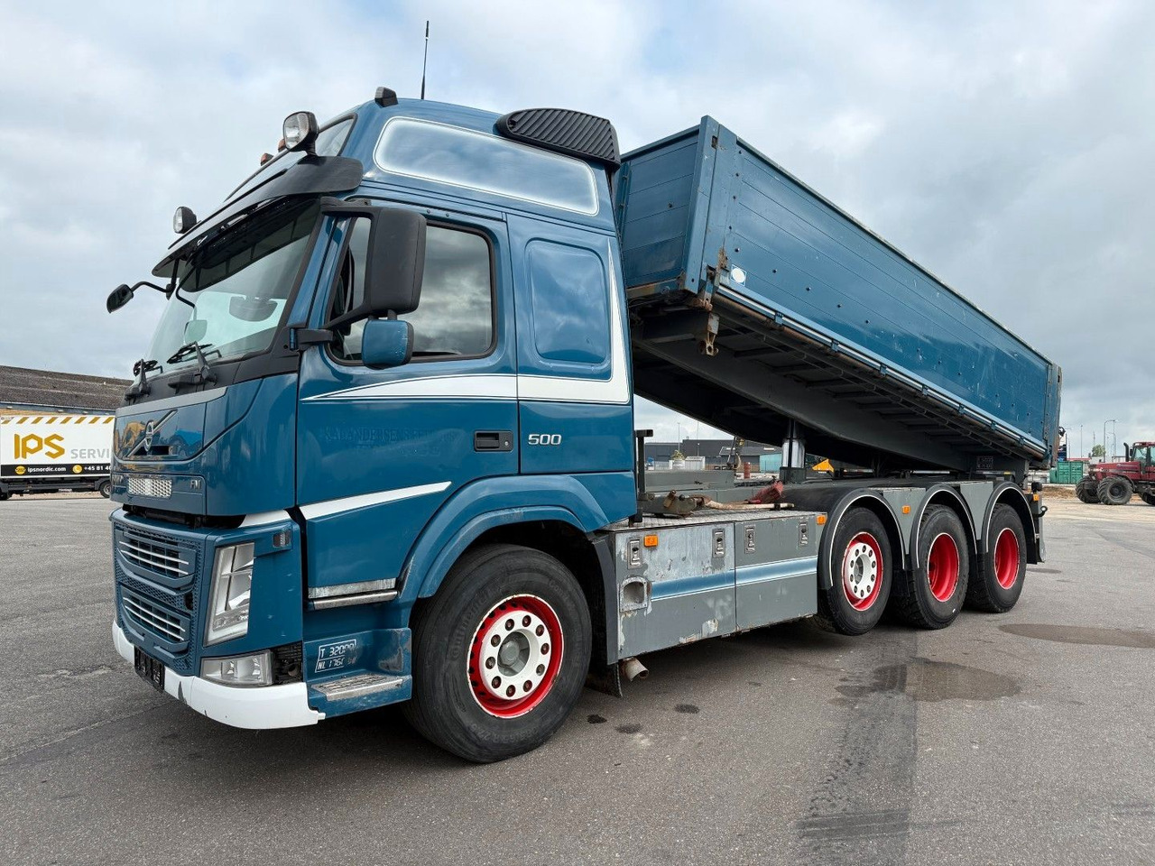 Volvo FM 500 8x4 Pushertridem 3 Way Tipper / Kipper - Truk jungkit: gambar 1 Volvo FM 500 8x4 Pushertridem 3 Way Tipper / Kipper - Truk jungkit: gambar 1
