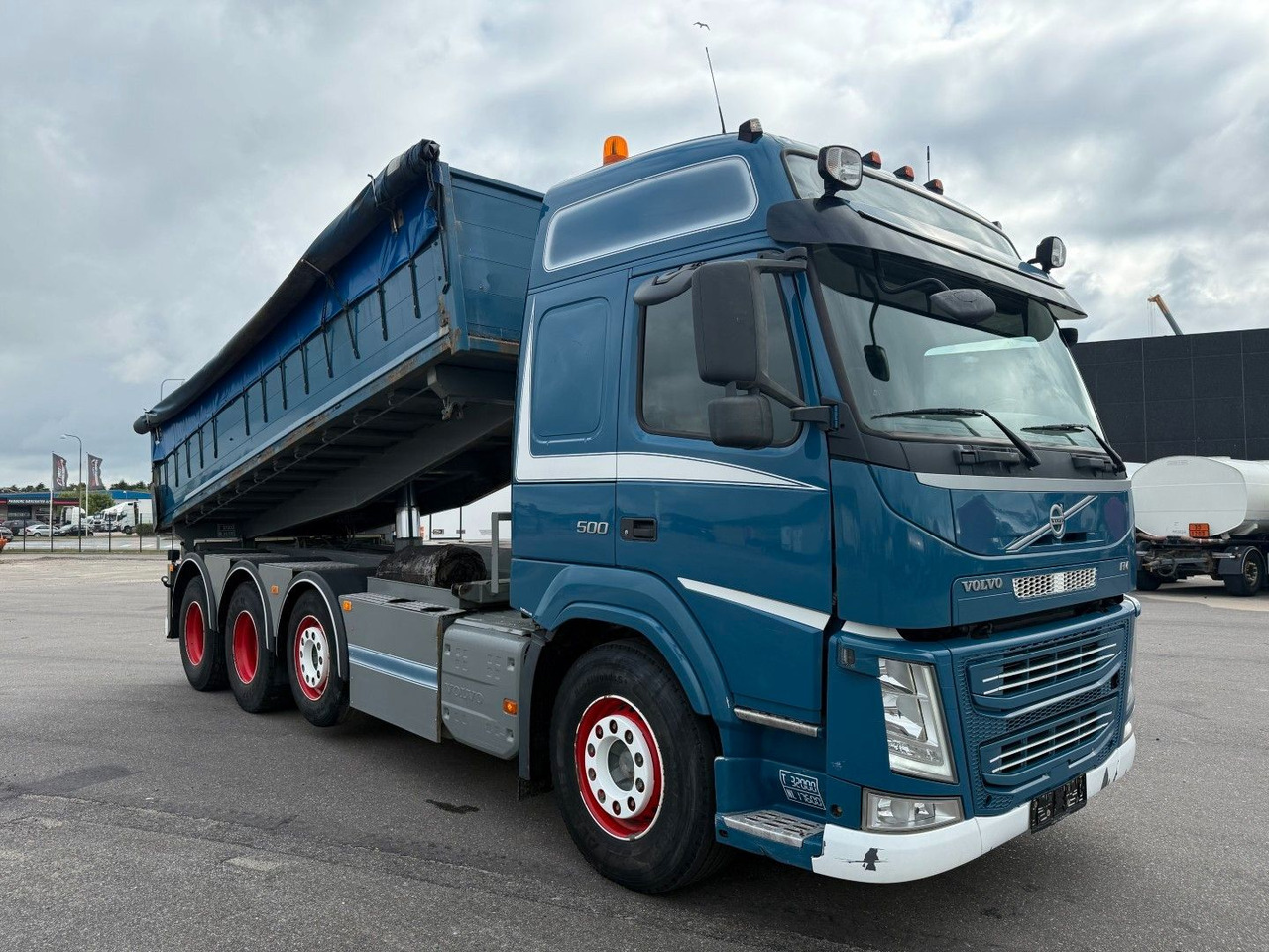 Volvo FM 500 8x4 Pushertridem 3 Way Tipper / Kipper - Truk jungkit: gambar 2 Volvo FM 500 8x4 Pushertridem 3 Way Tipper / Kipper - Truk jungkit: gambar 2