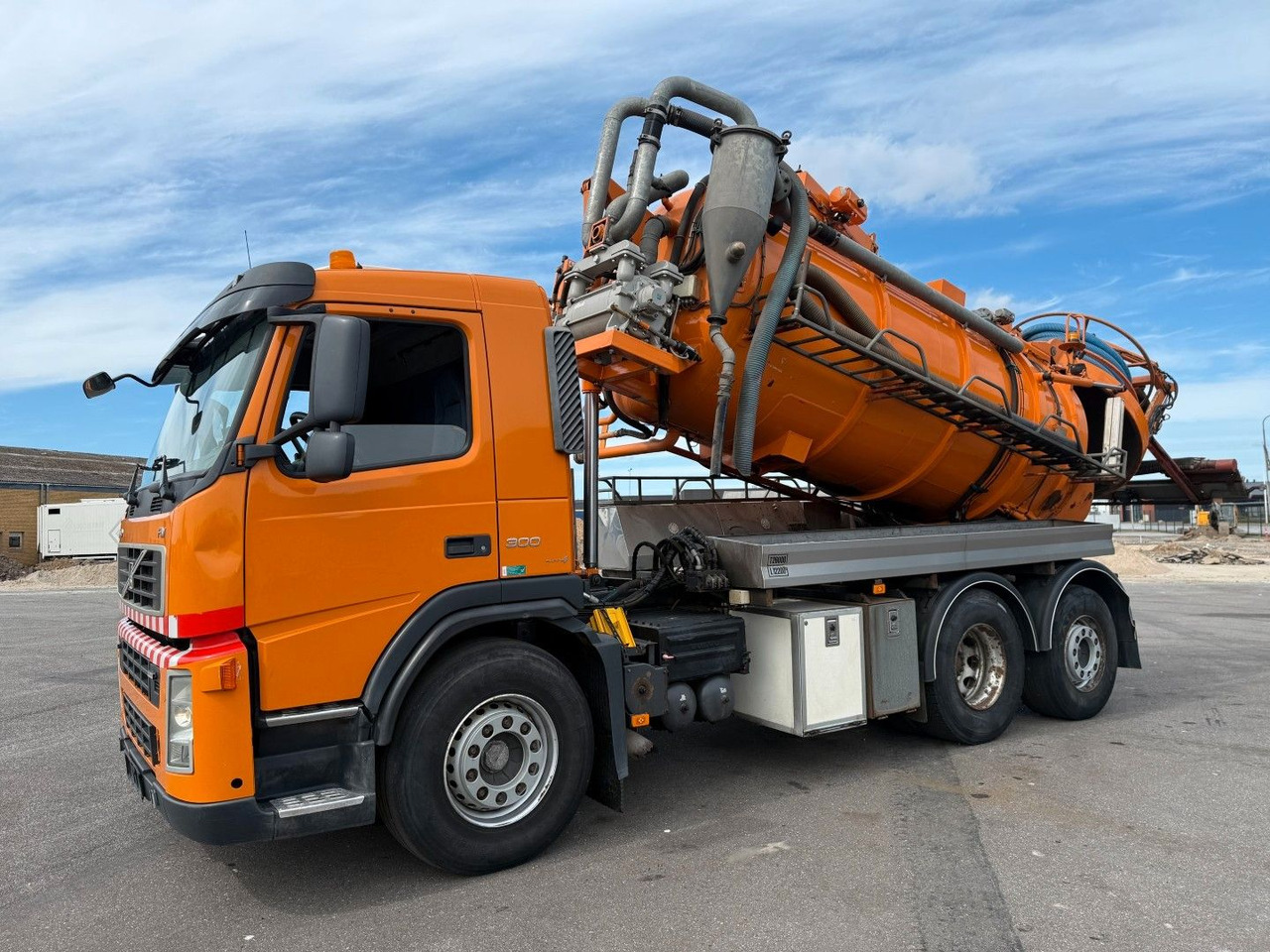 Volvo FM300 6x2*4 Simon Moos 10.500 l. Combi / Tipper - Truk vakum: gambar 5 Volvo FM300 6x2*4 Simon Moos 10.500 l. Combi / Tipper - Truk vakum: gambar 5