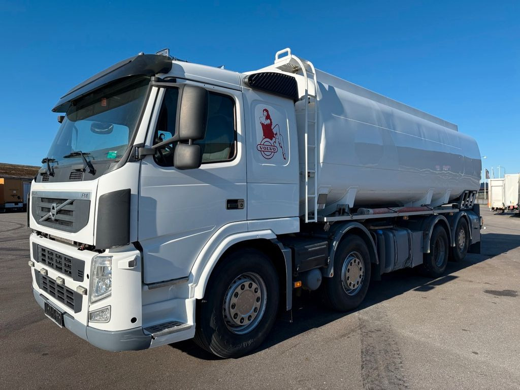 Volvo FM460 8x2*6 24.000 l. ADR Tank Volvo FM460 8x2*6 24.000 l. ADR Tanktruck - Truk tangki: gambar 1 Volvo FM460 8x2*6 24.000 l. ADR Tank Volvo FM460 8x2*6 24.000 l. ADR Tanktruck - Truk tangki: gambar 1