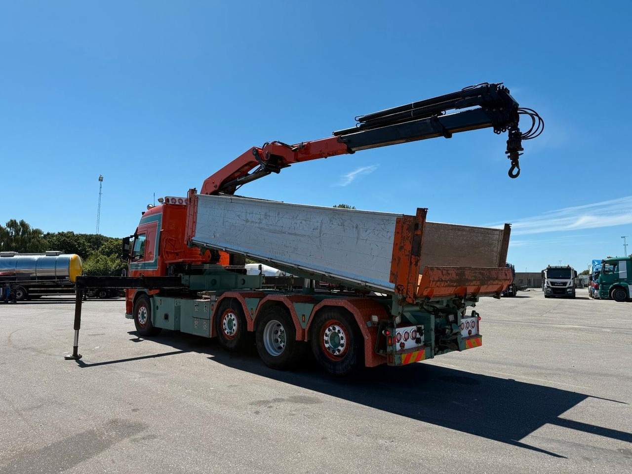Volvo FM500 8x2*6 Crane HMF 2620 K5 Pendel Tipper - Truk derek: gambar 4 Volvo FM500 8x2*6 Crane HMF 2620 K5 Pendel Tipper - Truk derek: gambar 4
