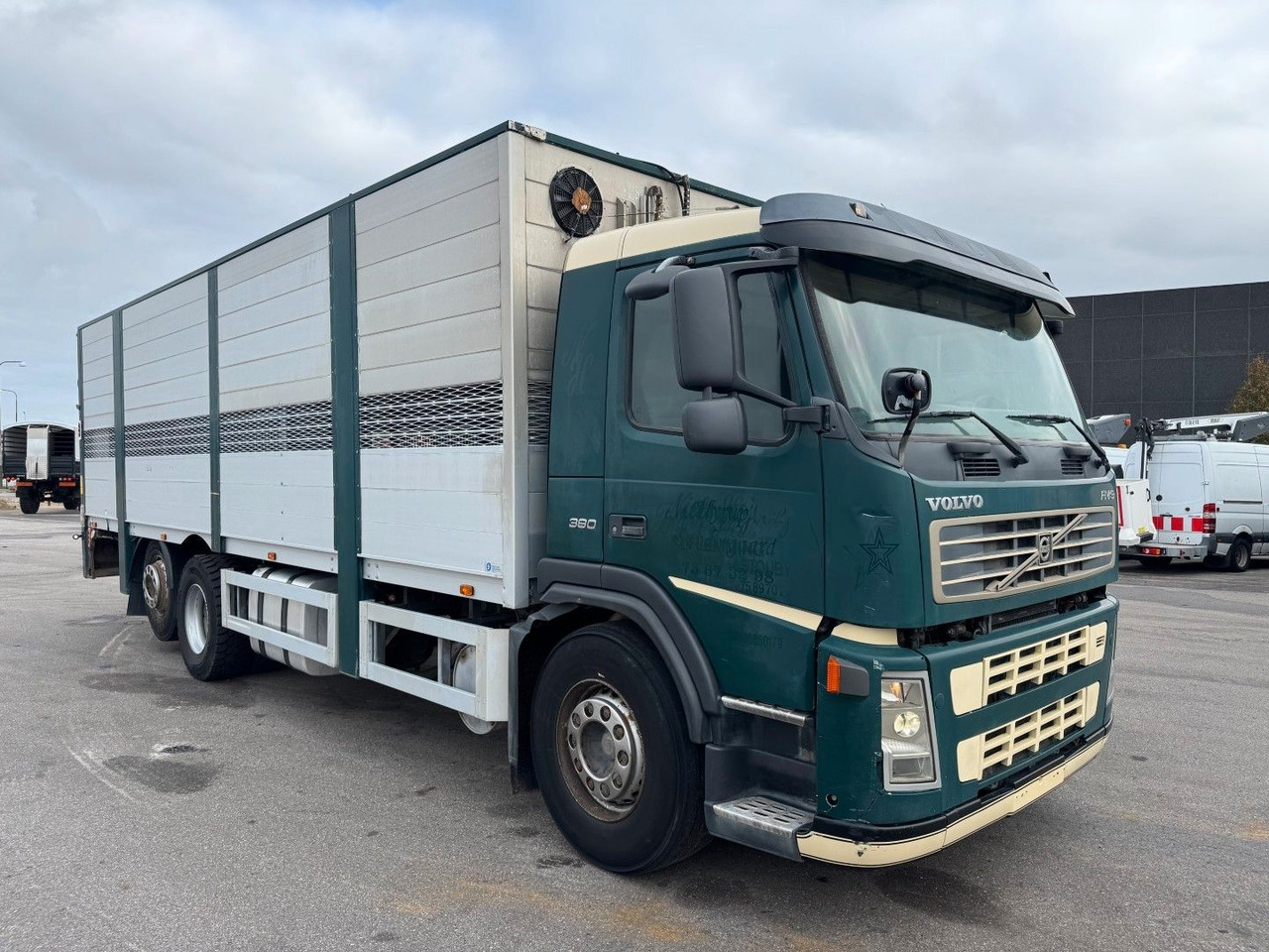 Volvo FM9 380 6x2*4 Tiertransporter / Livestock - Truk pengangkut kuda: gambar 2 Volvo FM9 380 6x2*4 Tiertransporter / Livestock - Truk pengangkut kuda: gambar 2