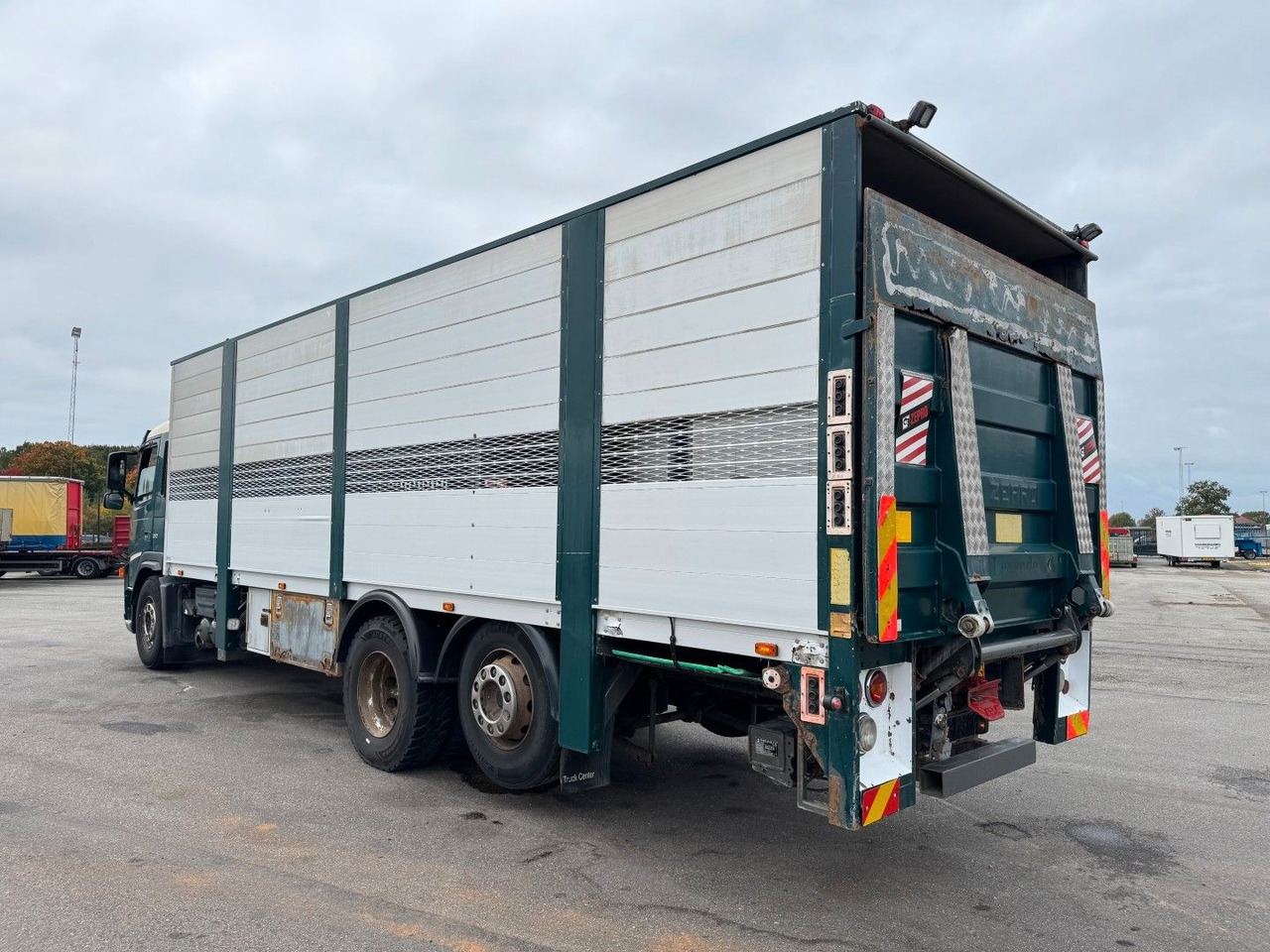 Volvo FM9 380 6x2*4 Tiertransporter / Livestock - Truk pengangkut kuda: gambar 4 Volvo FM9 380 6x2*4 Tiertransporter / Livestock - Truk pengangkut kuda: gambar 4