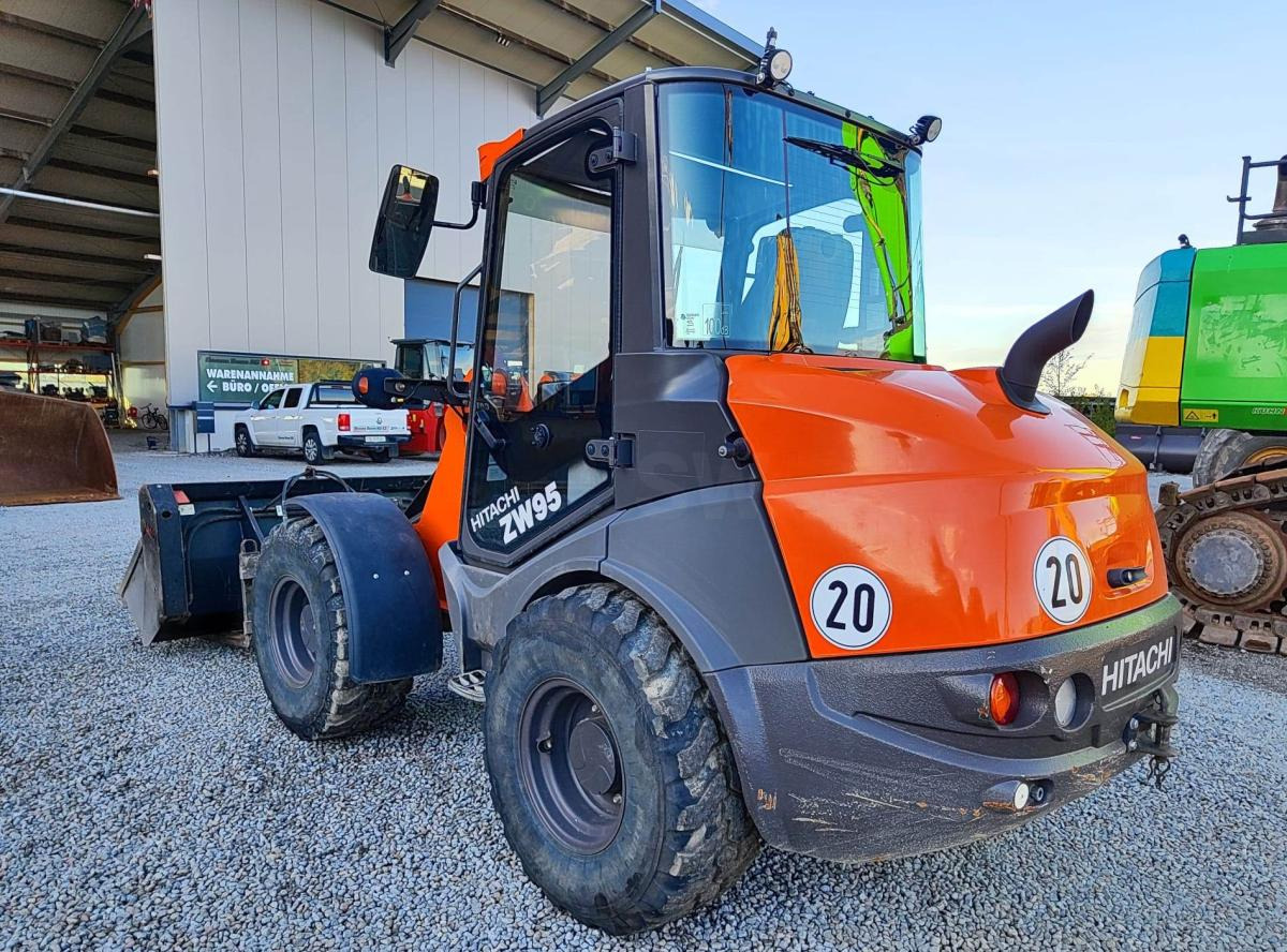 Hitachi ZW95 - Wheel loader: gambar 1 Hitachi ZW95 - Wheel loader: gambar 1