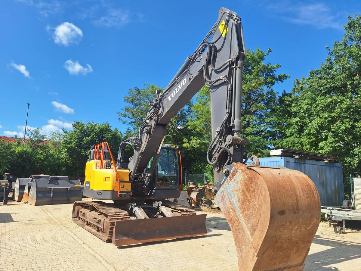 Volvo ECR235EL - Ekskavator perayap: gambar 2 Volvo ECR235EL - Ekskavator perayap: gambar 2