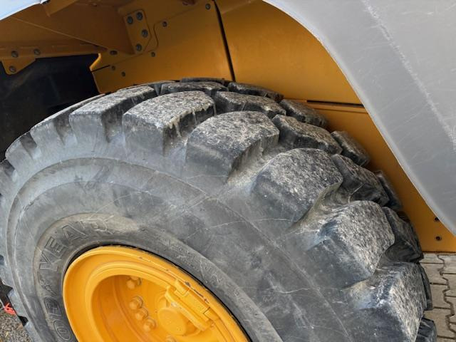 Volvo L110H - Wheel loader: gambar 4 Volvo L110H - Wheel loader: gambar 4