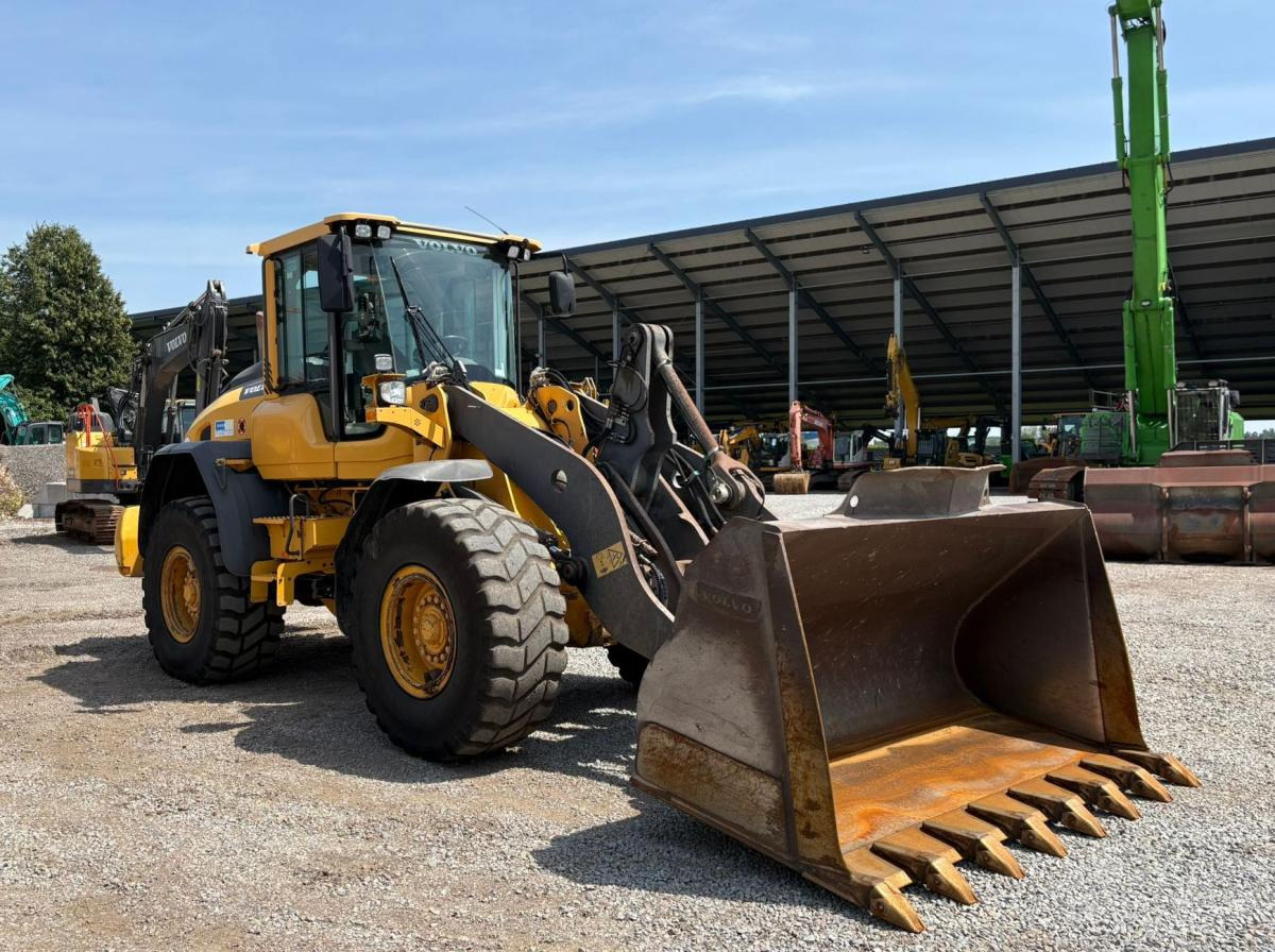 Volvo L90H - Wheel loader: gambar 3 Volvo L90H - Wheel loader: gambar 3