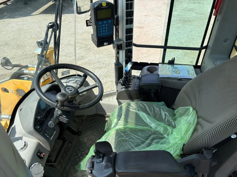 Volvo L90H - Wheel loader: gambar 5 Volvo L90H - Wheel loader: gambar 5