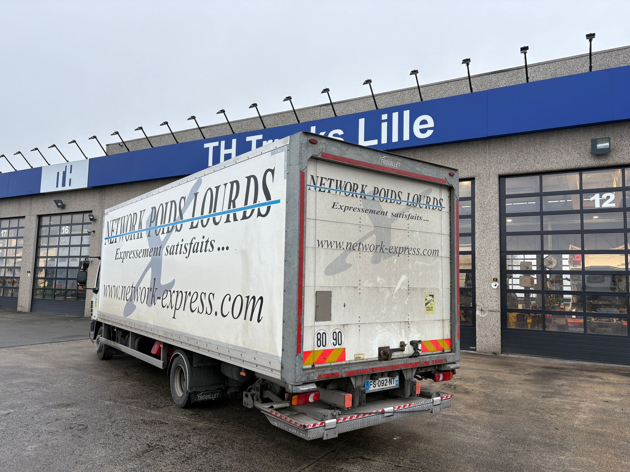 DAF LF 230 FA - Truk box: gambar 3 DAF LF 230 FA - Truk box: gambar 3