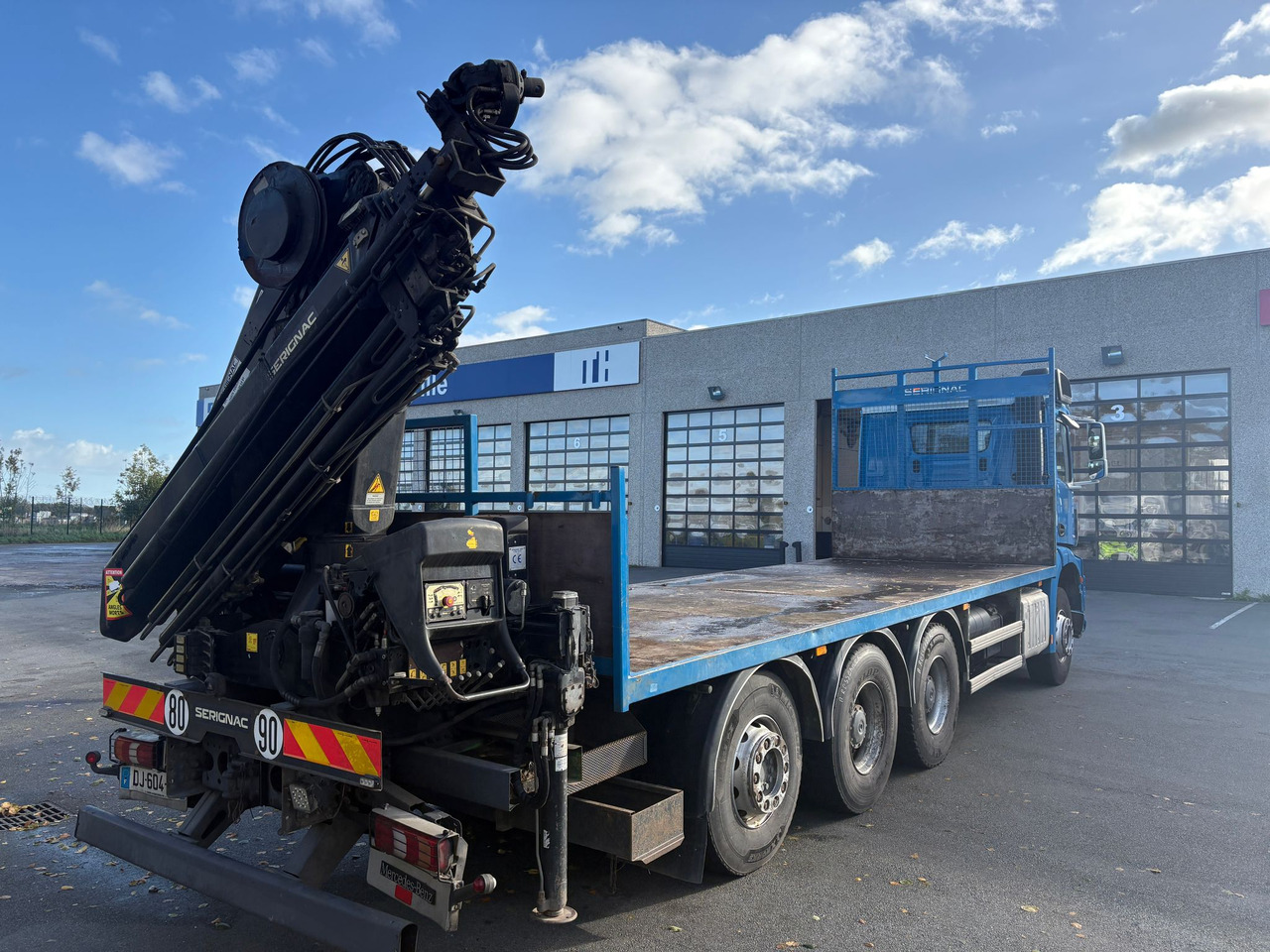 Mercedes Arocs 3240 - Truk flatbed: gambar 3 Mercedes Arocs 3240 - Truk flatbed: gambar 3