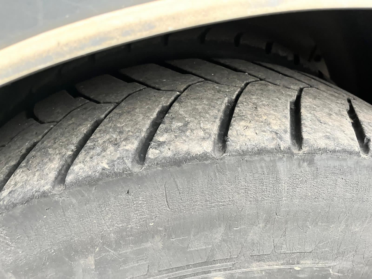 Truk flatbed Volvo FM 420: gambar 8 Truk flatbed Volvo FM 420: gambar 8