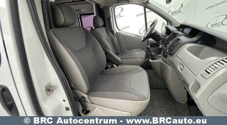 Opel Vivaro 2.5 CDTI - Camper: gambar 5 Opel Vivaro 2.5 CDTI - Camper: gambar 5