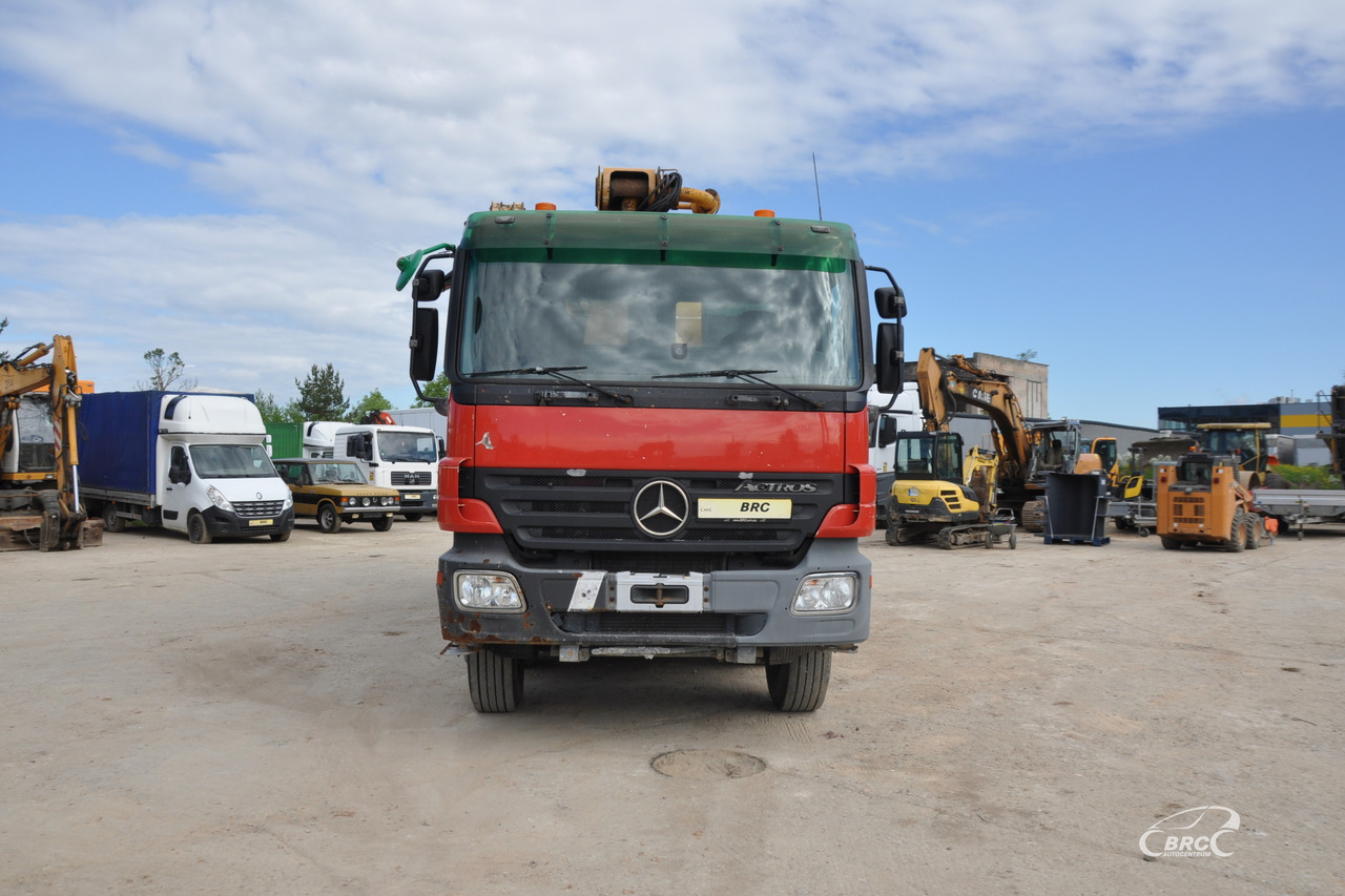 Mercedes-Benz 4144 - Truk pengaduk beton: gambar 3 Mercedes-Benz 4144 - Truk pengaduk beton: gambar 3