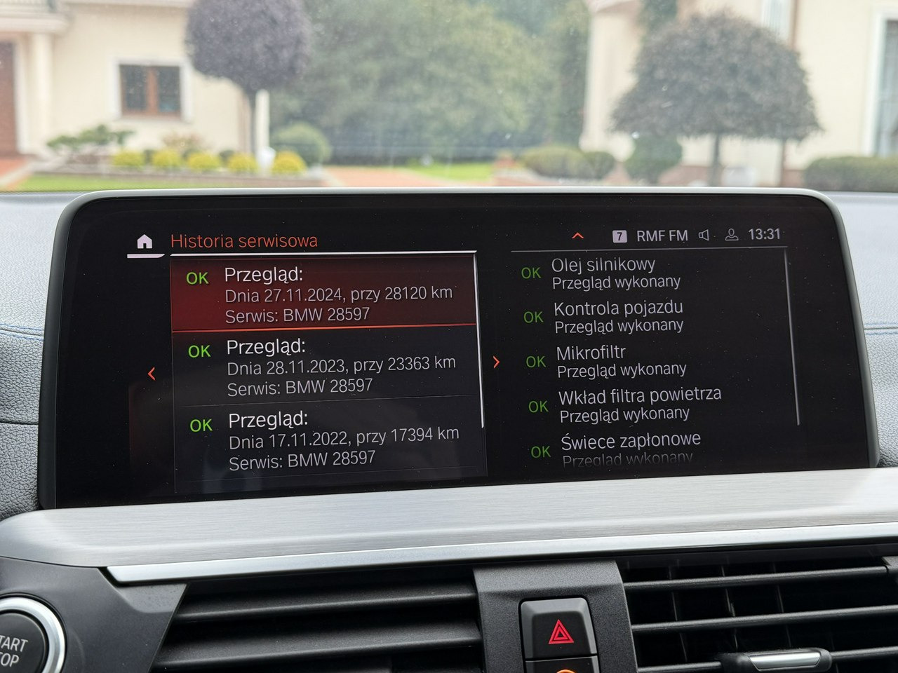 Mobil SUV BMW X4: gambar 26