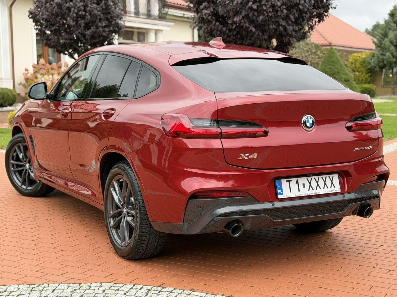 Mobil SUV BMW X4: gambar 15