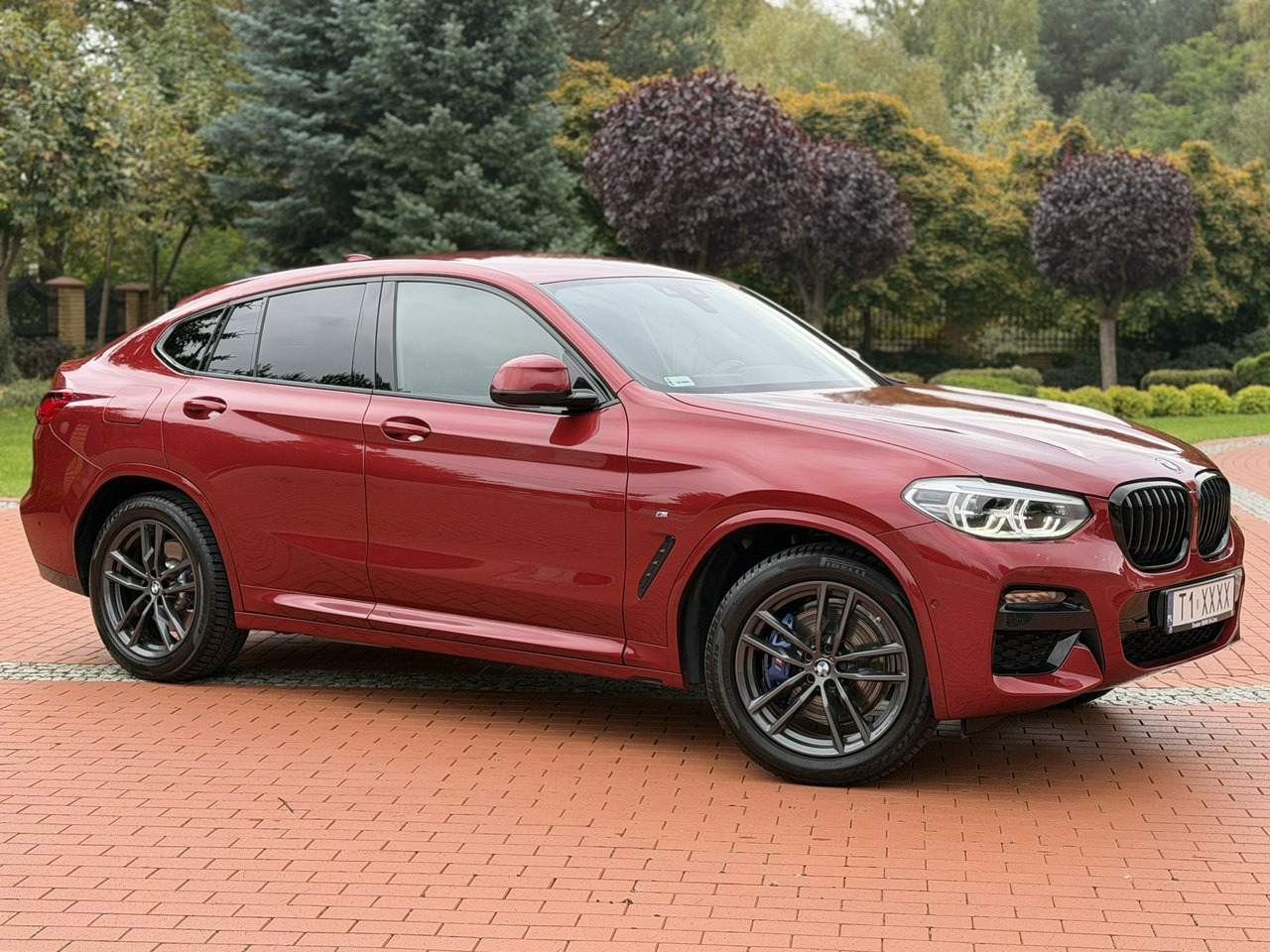 Mobil SUV BMW X4: gambar 9