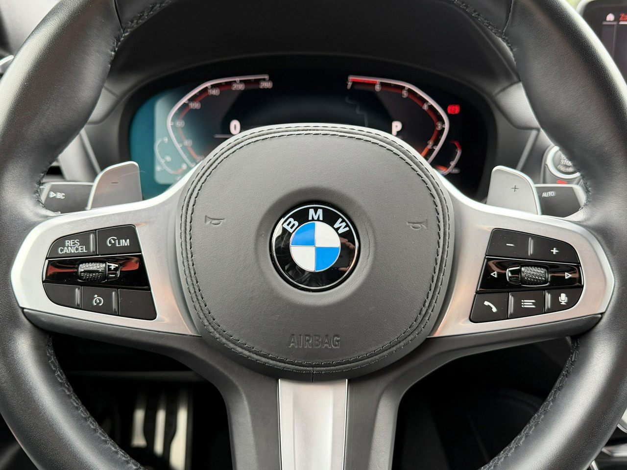 Mobil SUV BMW X4: gambar 21