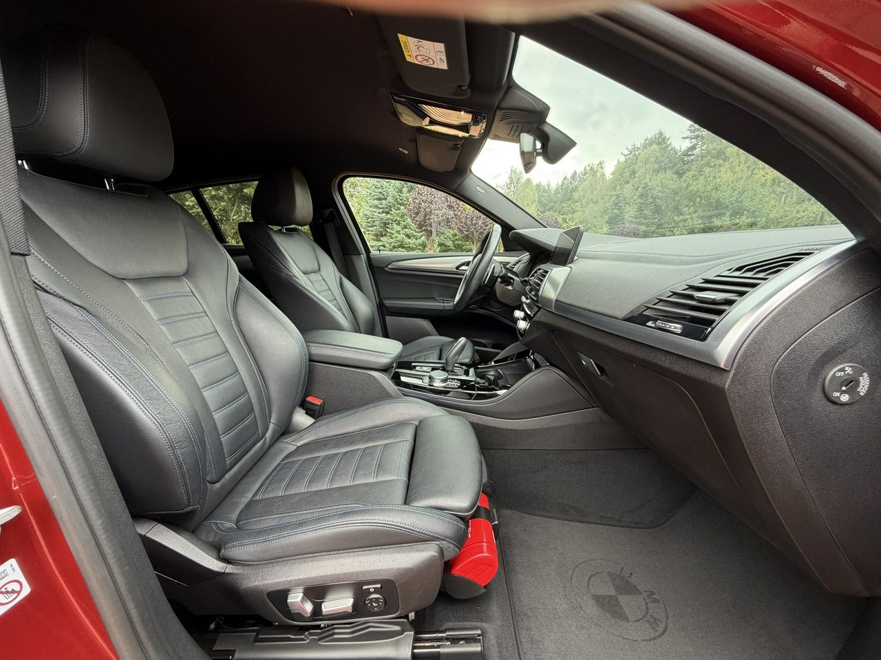 Mobil SUV BMW X4: gambar 44