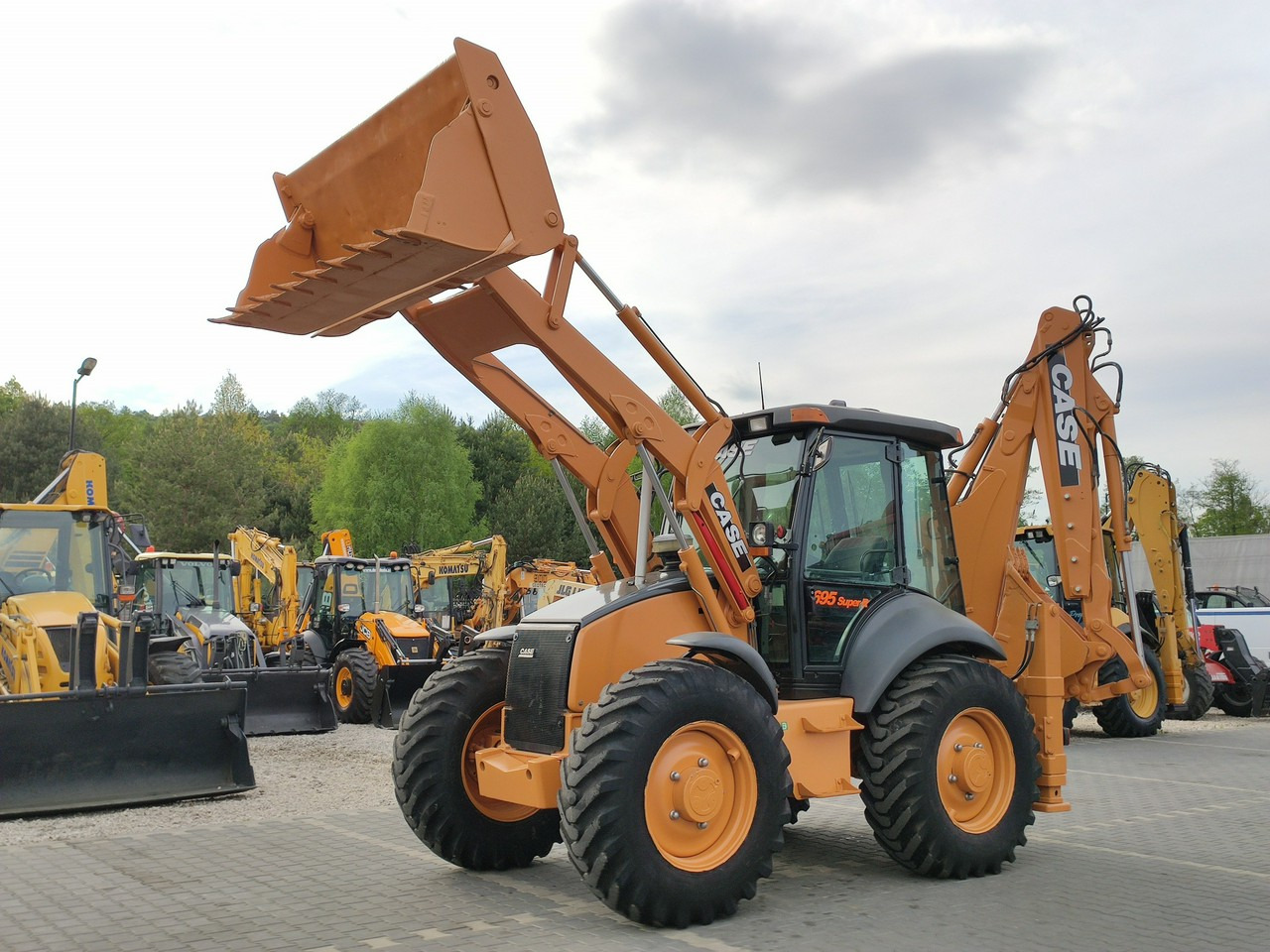 Case 695SR2-4PS - Backhoe loader: gambar 1 Case 695SR2-4PS - Backhoe loader: gambar 1