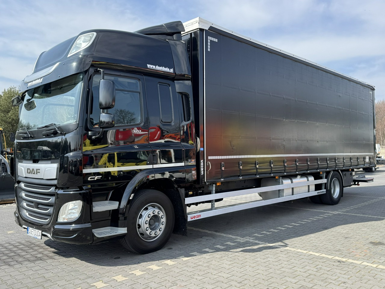 DAF CF 320 E6 Winda Firana Tył Drzwi Dach Zsuwany Długi 9.40m - Truk dengan terpal samping: gambar 2 DAF CF 320 E6 Winda Firana Tył Drzwi Dach Zsuwany Długi 9.40m - Truk dengan terpal samping: gambar 2