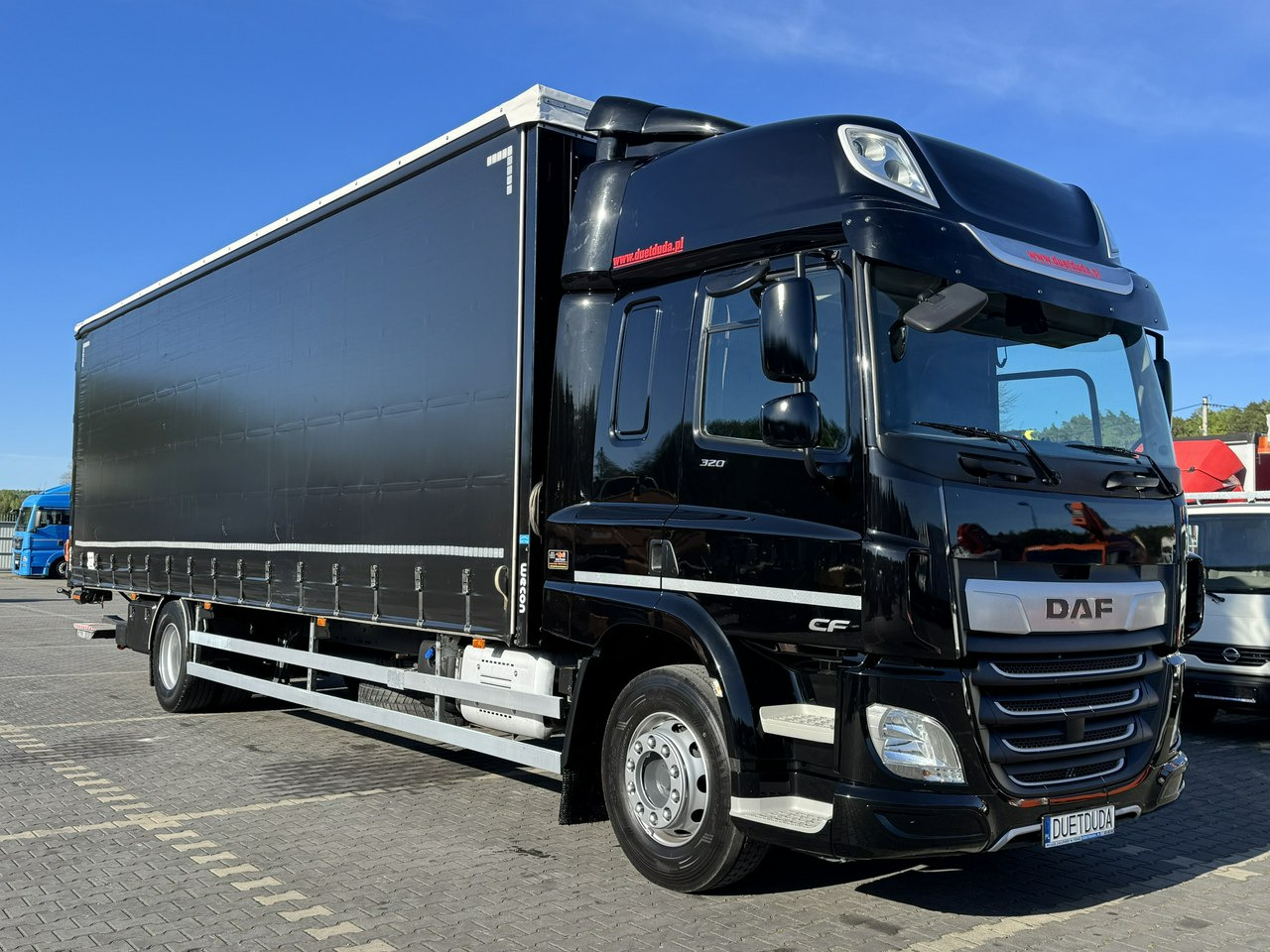 DAF CF 320 E6 Winda Firana Tył Drzwi Dach Zsuwany Długi 9.40m - Truk dengan terpal samping: gambar 1 DAF CF 320 E6 Winda Firana Tył Drzwi Dach Zsuwany Długi 9.40m - Truk dengan terpal samping: gambar 1