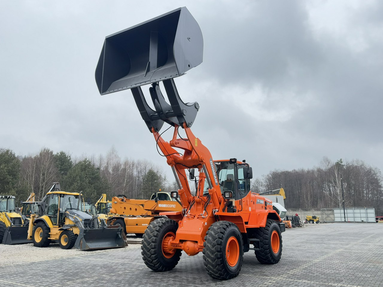 Doosan DL250 14,5Ton Łyżka Wysokiego Wysypu !!! - Wheel loader: gambar 4 Doosan DL250 14,5Ton Łyżka Wysokiego Wysypu !!! - Wheel loader: gambar 4