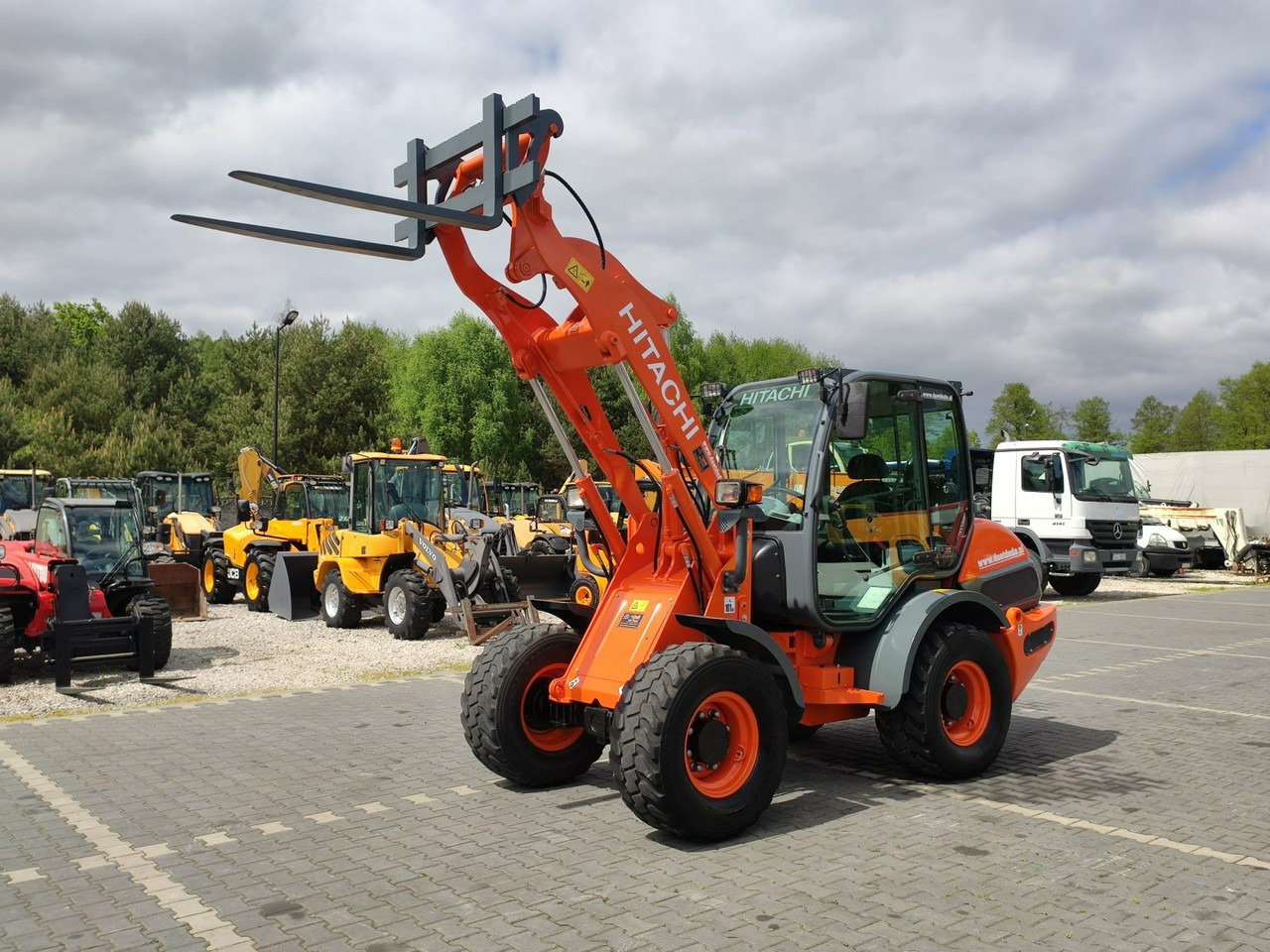 Wheel loader Hitachi ZW75 Wheel Loader Szybko-Złącze Widły Stan Bardzo Dobry: gambar 7