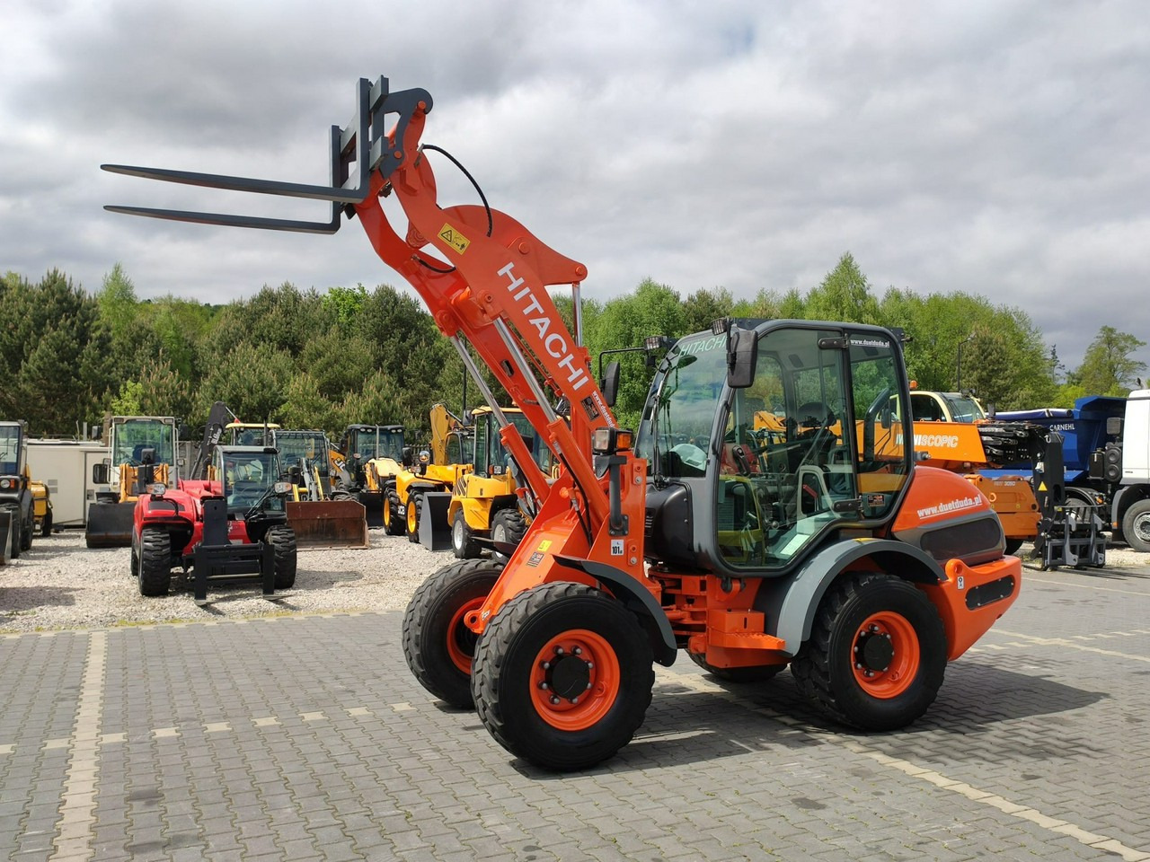 Wheel loader Hitachi ZW75 Wheel Loader Szybko-Złącze Widły Stan Bardzo Dobry: gambar 9