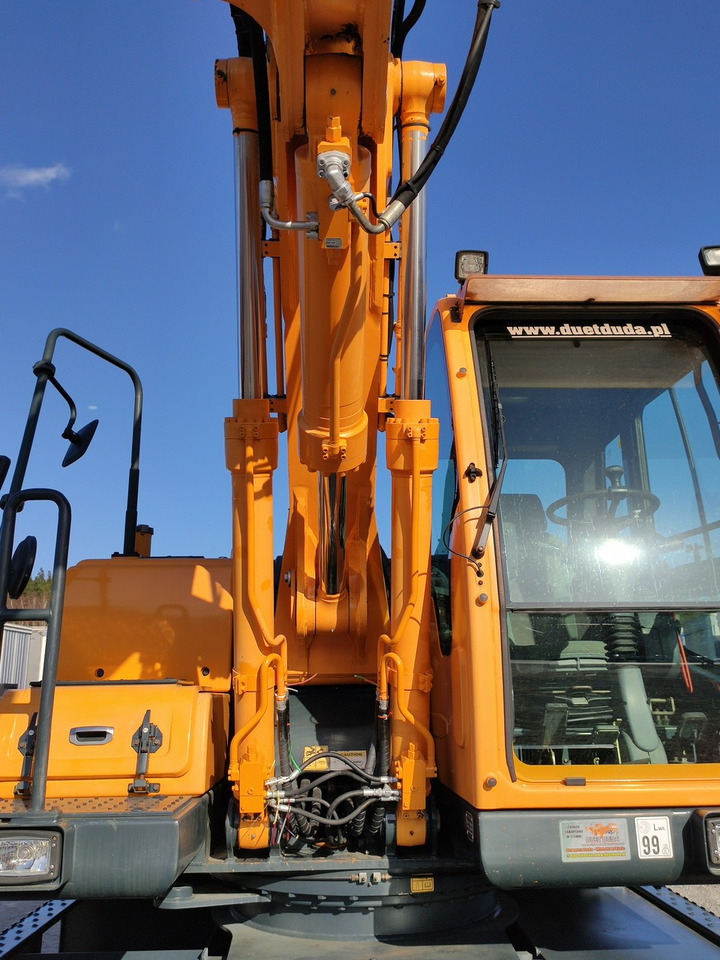 Hyundai 140W-9 Łyżka Skarpowa+Szybko Złącze !!! STAN Bardzo Dobry !!! - Ekskavator roda: gambar 5 Hyundai 140W-9 Łyżka Skarpowa+Szybko Złącze !!! STAN Bardzo Dobry !!! - Ekskavator roda: gambar 5