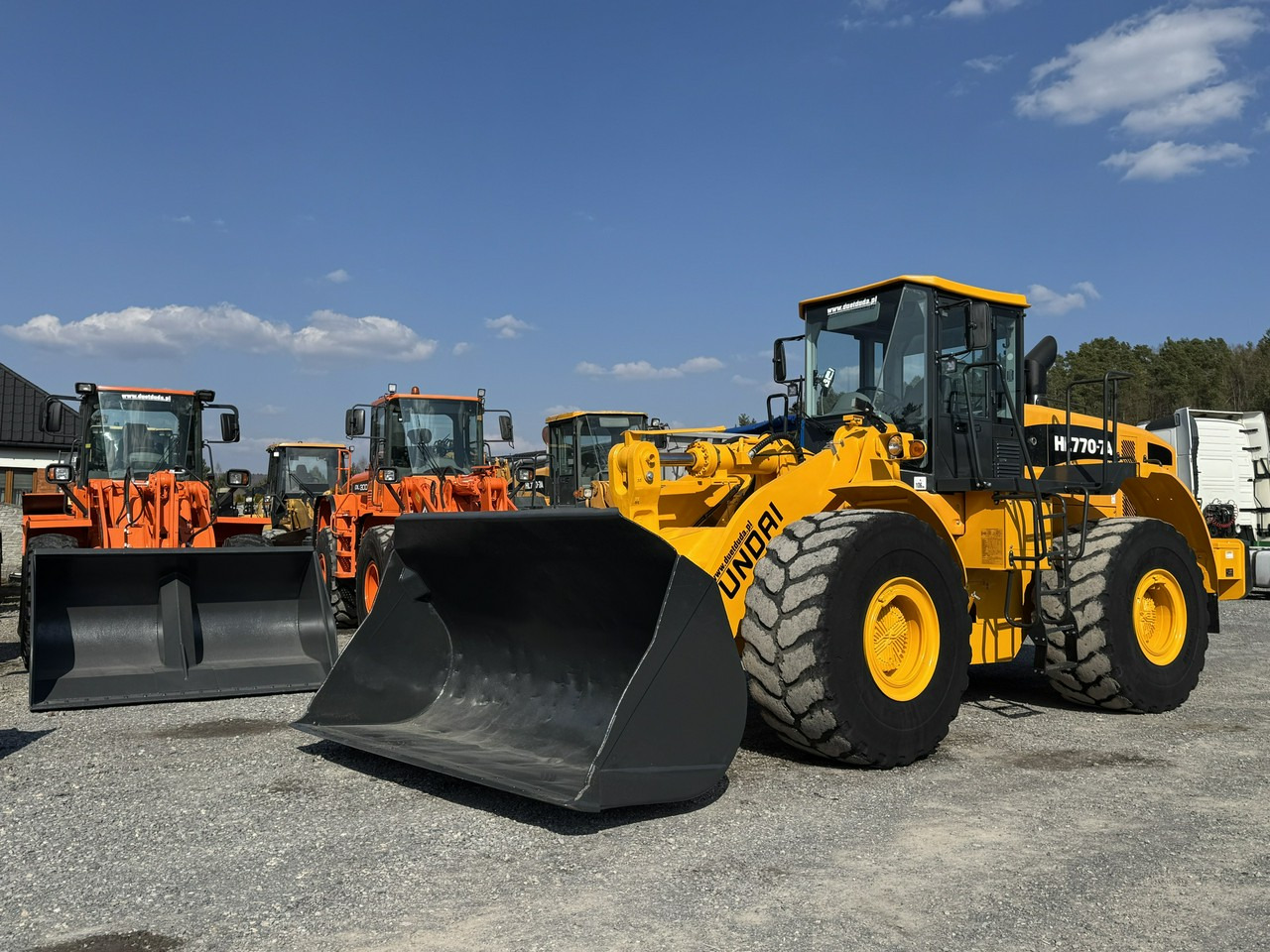 Hyundai HL770-7A - Wheel loader: gambar 1 Hyundai HL770-7A - Wheel loader: gambar 1