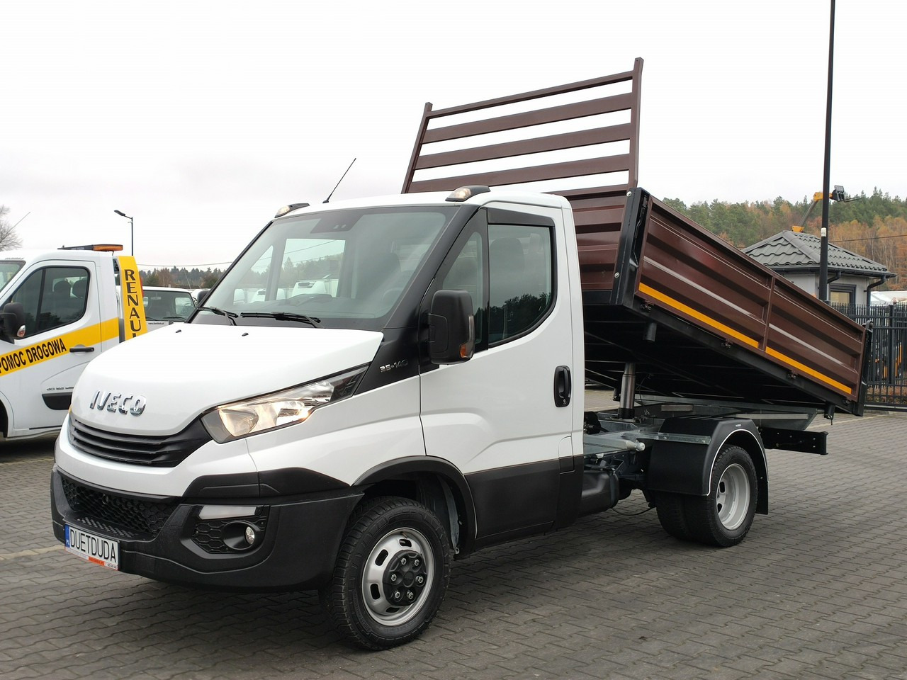Iveco Daily 35C14 - Van jungkit: gambar 2 Iveco Daily 35C14 - Van jungkit: gambar 2