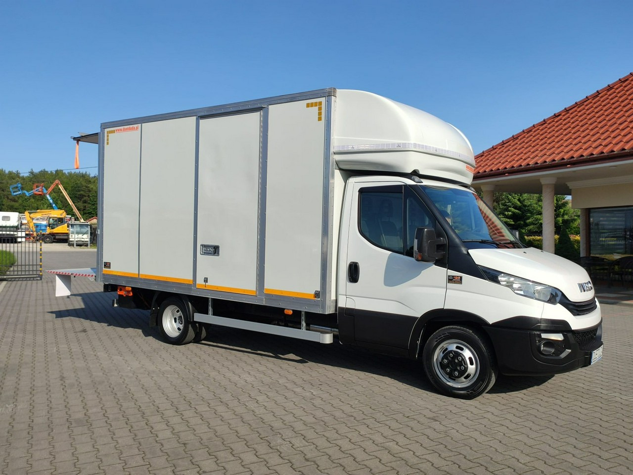 Iveco Daily 35C14 - Van box: gambar 1 Iveco Daily 35C14 - Van box: gambar 1