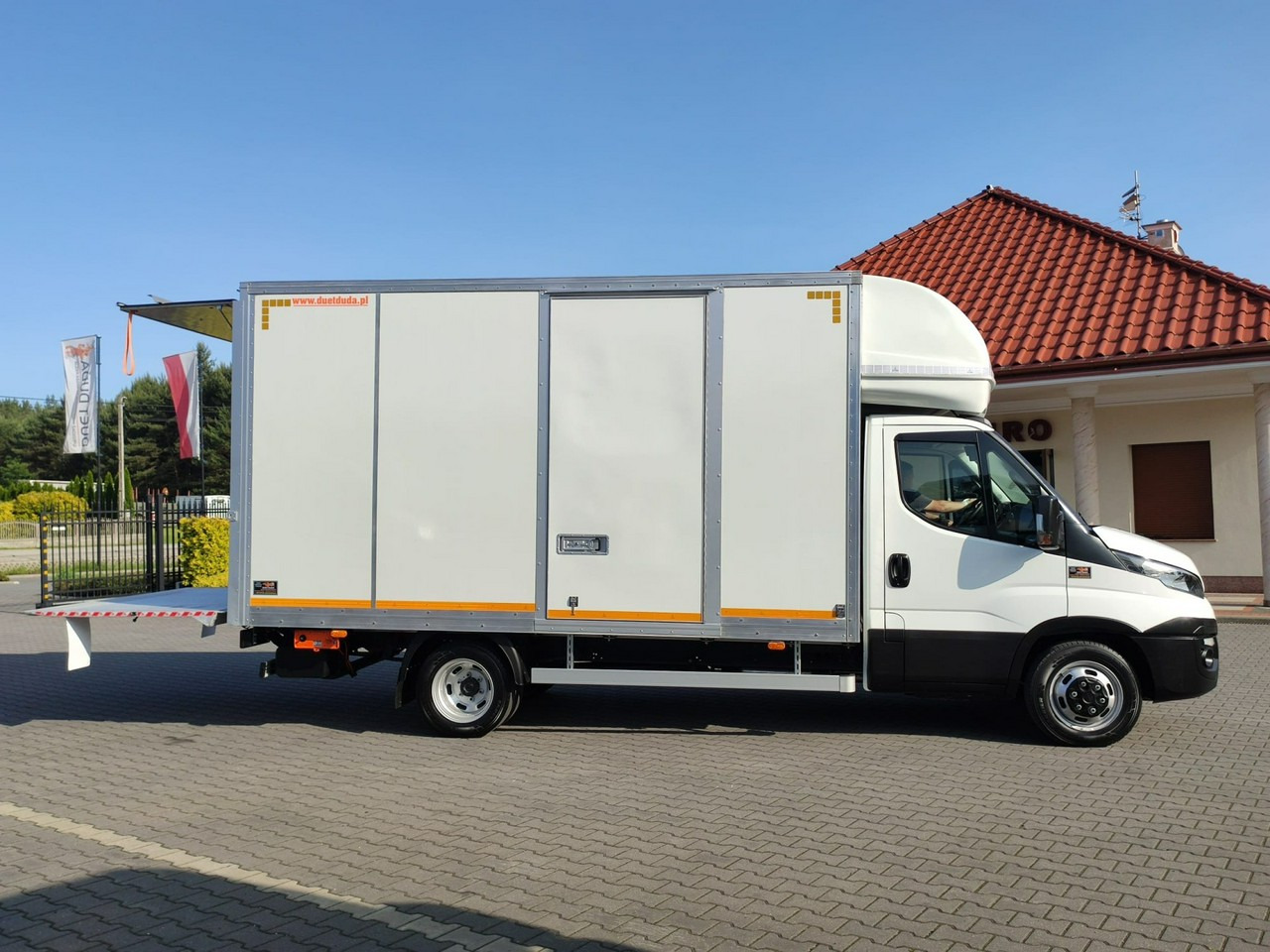 Iveco Daily 35C14 - Van box: gambar 2 Iveco Daily 35C14 - Van box: gambar 2
