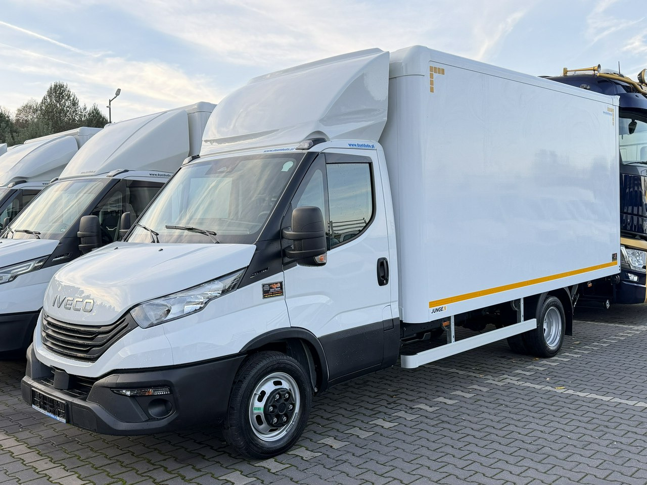 Iveco Daily 35C16 V - Van box: gambar 2 Iveco Daily 35C16 V - Van box: gambar 2