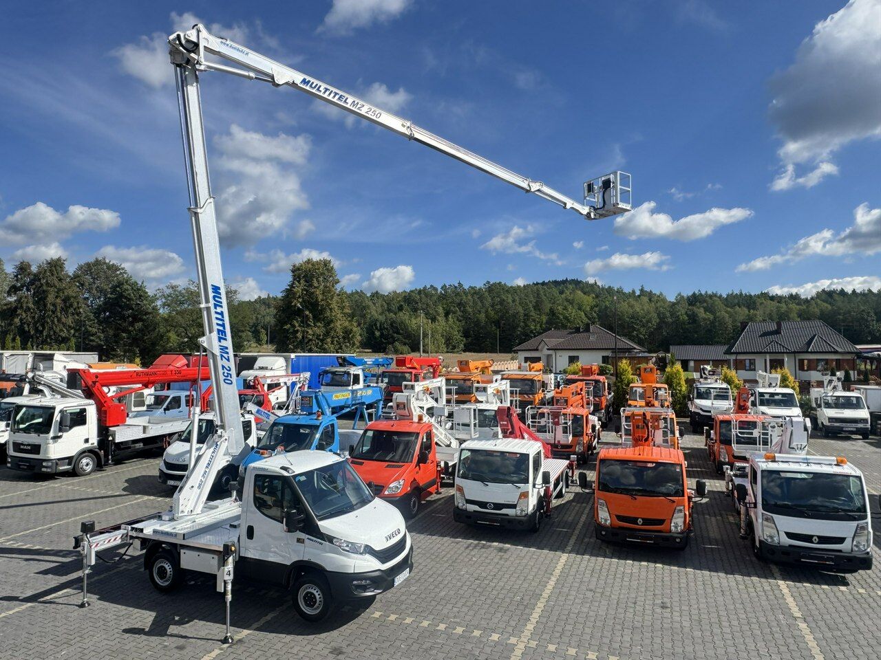 Iveco Daily 35S14 - Platform udara yang dipasang di truk: gambar 1 Iveco Daily 35S14 - Platform udara yang dipasang di truk: gambar 1