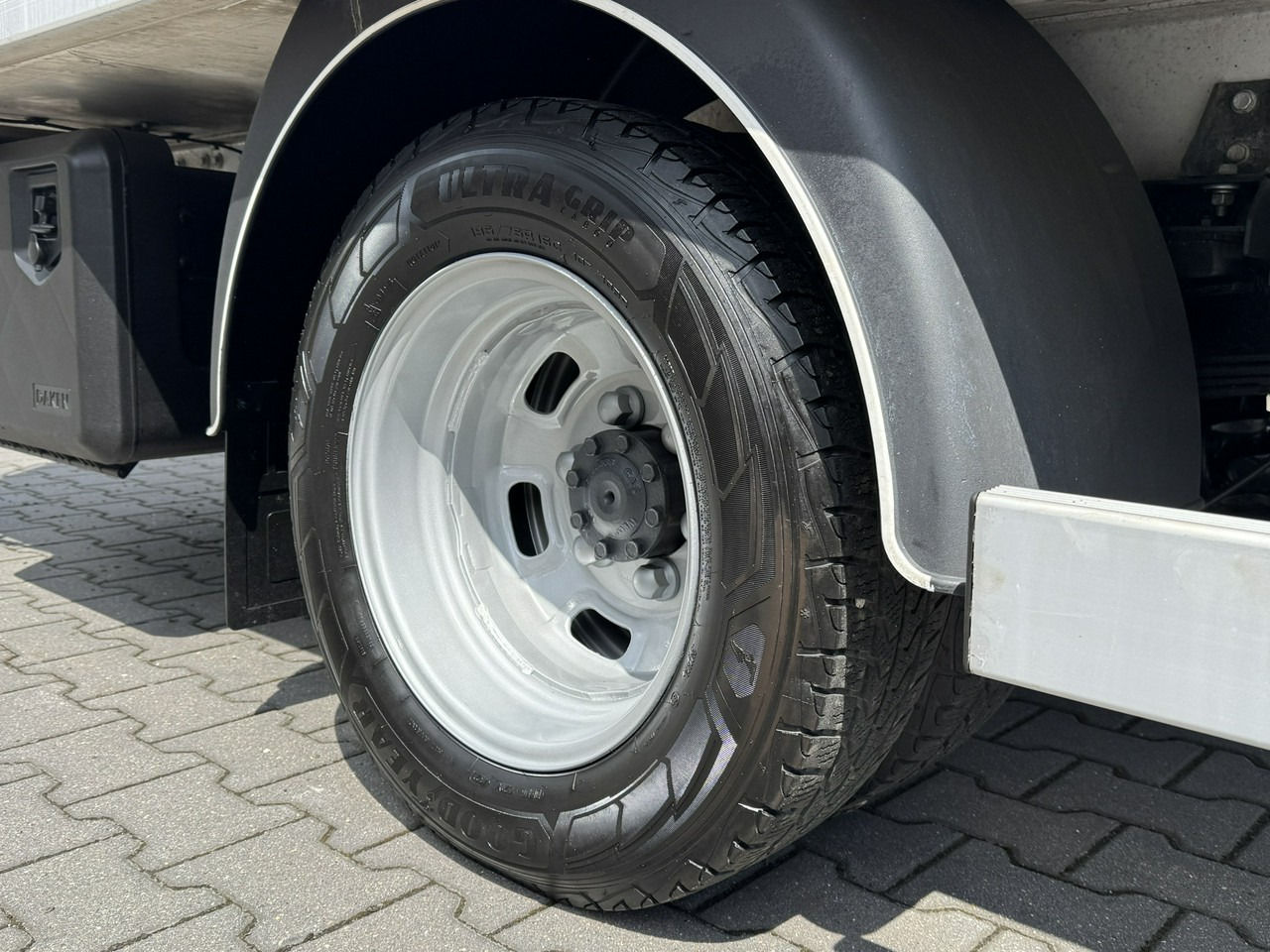Iveco Daily 50C15 V - Van berpendingin: gambar 4 Iveco Daily 50C15 V - Van berpendingin: gambar 4