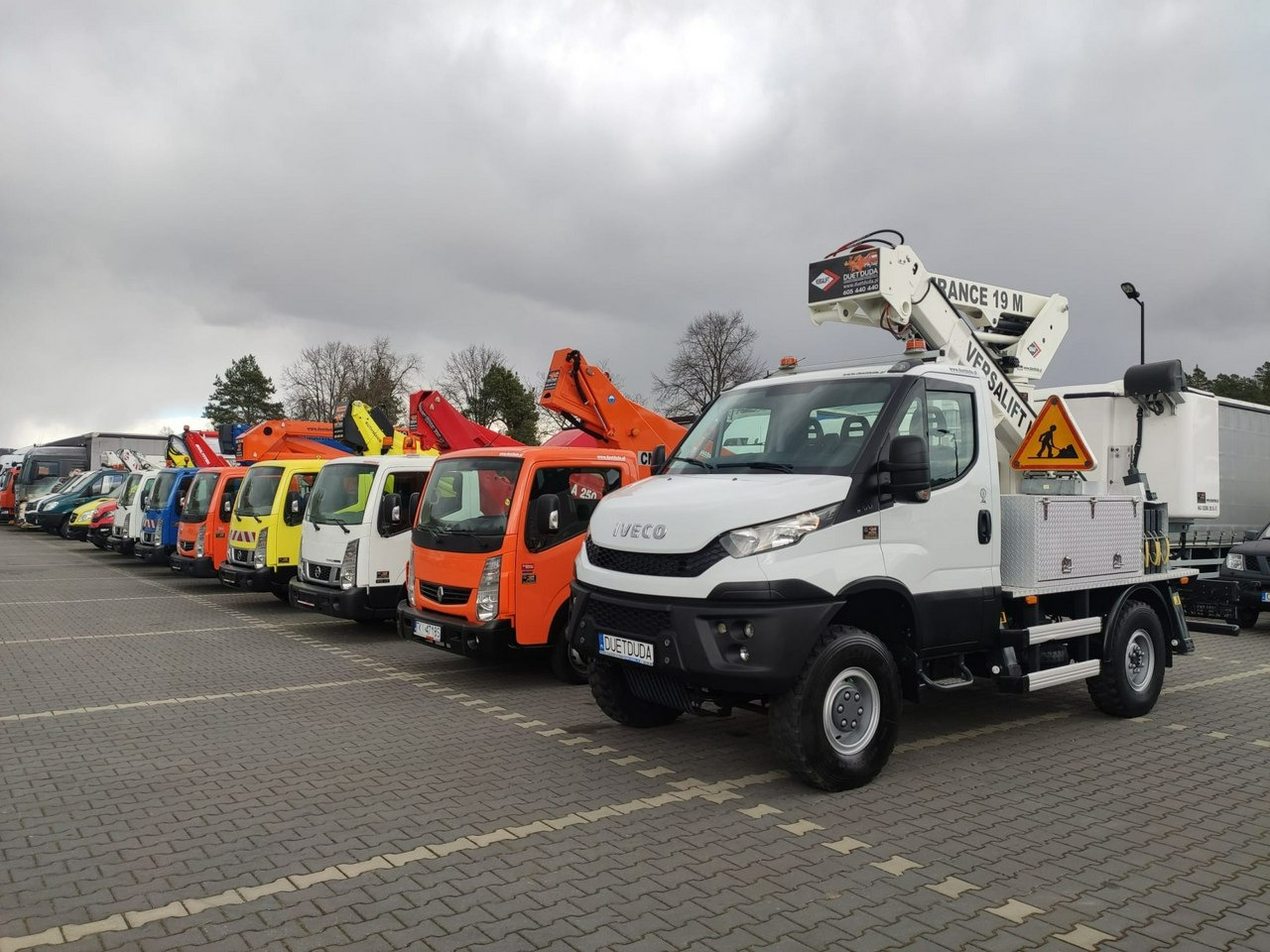 Iveco Daily 55S17W 4x4 Zwyżka 19m Versalift Lat 55 TB Time France - Platform udara yang dipasang di truk: gambar 2 Iveco Daily 55S17W 4x4 Zwyżka 19m Versalift Lat 55 TB Time France - Platform udara yang dipasang di truk: gambar 2