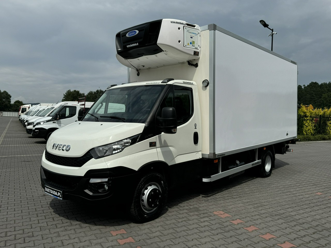 Iveco Daily 70C17 Mroźnia Agregat Carrier Supra 750 10-Palet + Winda - Van berpendingin: gambar 3 Iveco Daily 70C17 Mroźnia Agregat Carrier Supra 750 10-Palet + Winda - Van berpendingin: gambar 3