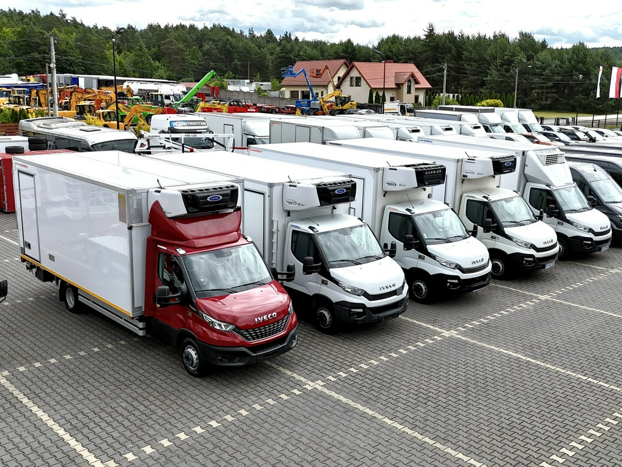 Iveco Daily 70C17 Mroźnia Agregat Carrier Supra 750 10-Palet + Winda - Van berpendingin: gambar 1 Iveco Daily 70C17 Mroźnia Agregat Carrier Supra 750 10-Palet + Winda - Van berpendingin: gambar 1