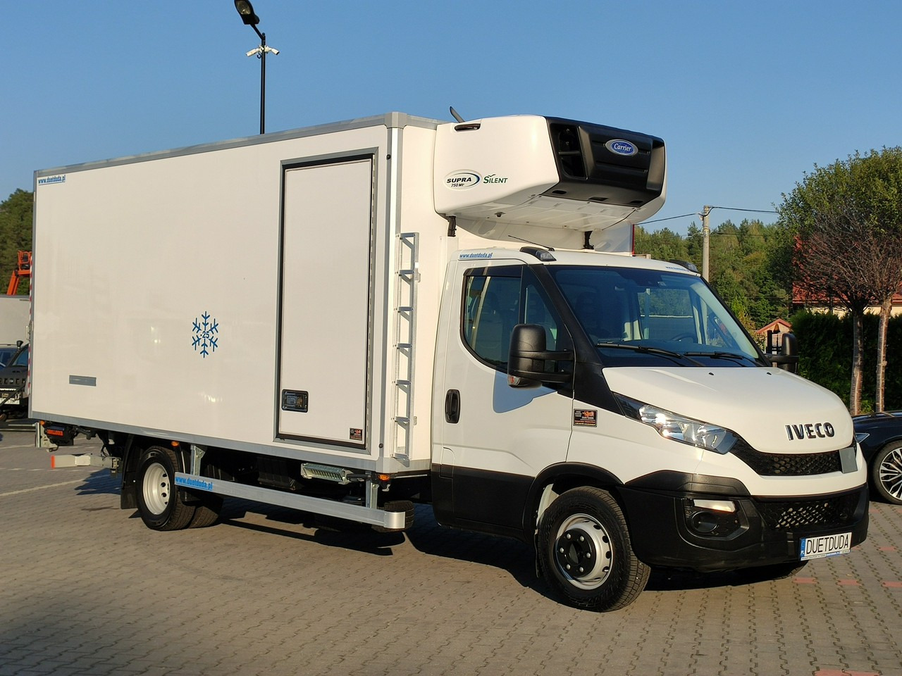 Iveco Daily 70C17 Mroźnia Ściana Grodziowa Multitemperatura - Van berpendingin: gambar 3 Iveco Daily 70C17 Mroźnia Ściana Grodziowa Multitemperatura - Van berpendingin: gambar 3