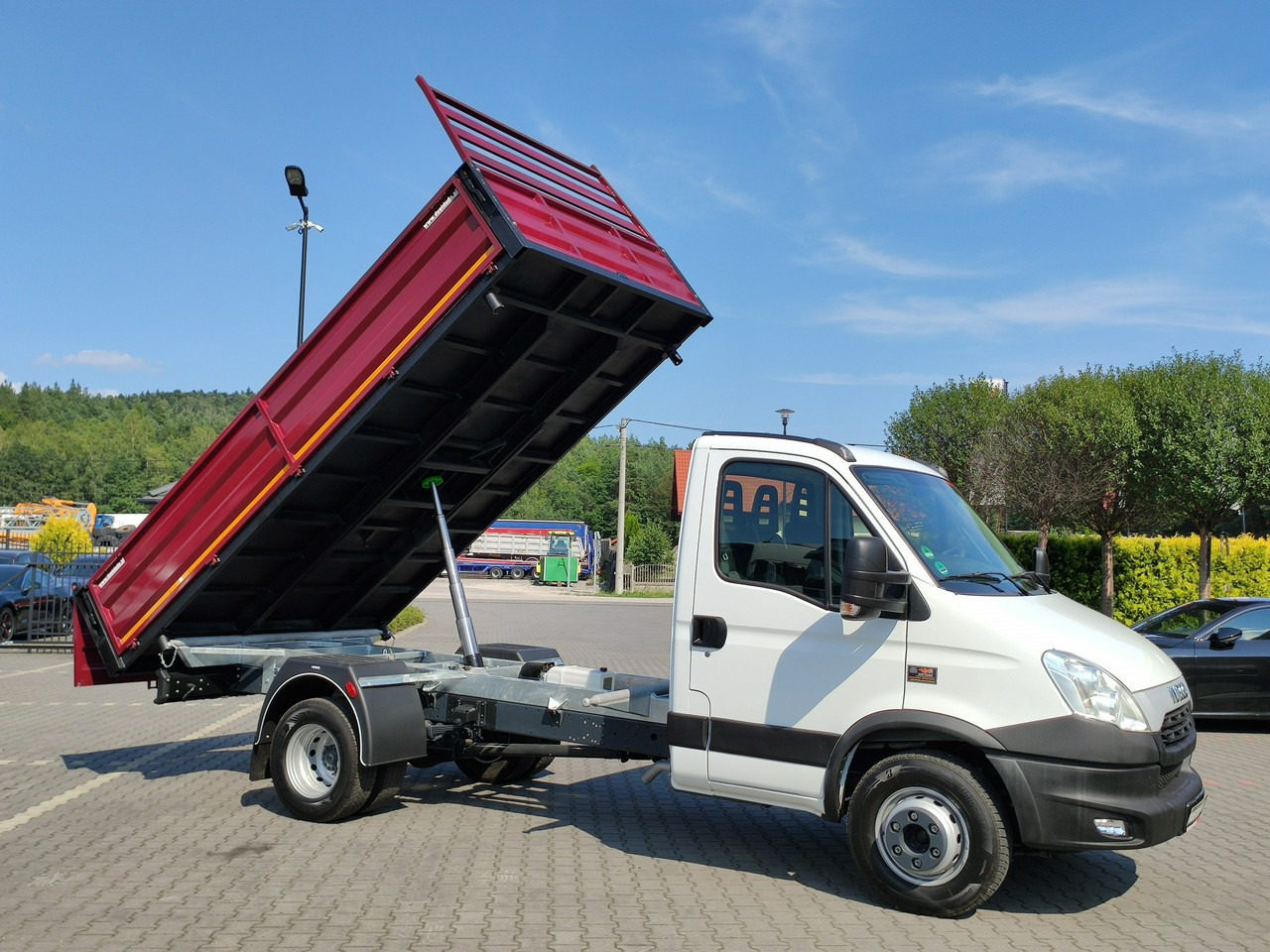 Iveco Daily 70C18 V H - Van jungkit: gambar 4 Iveco Daily 70C18 V H - Van jungkit: gambar 4