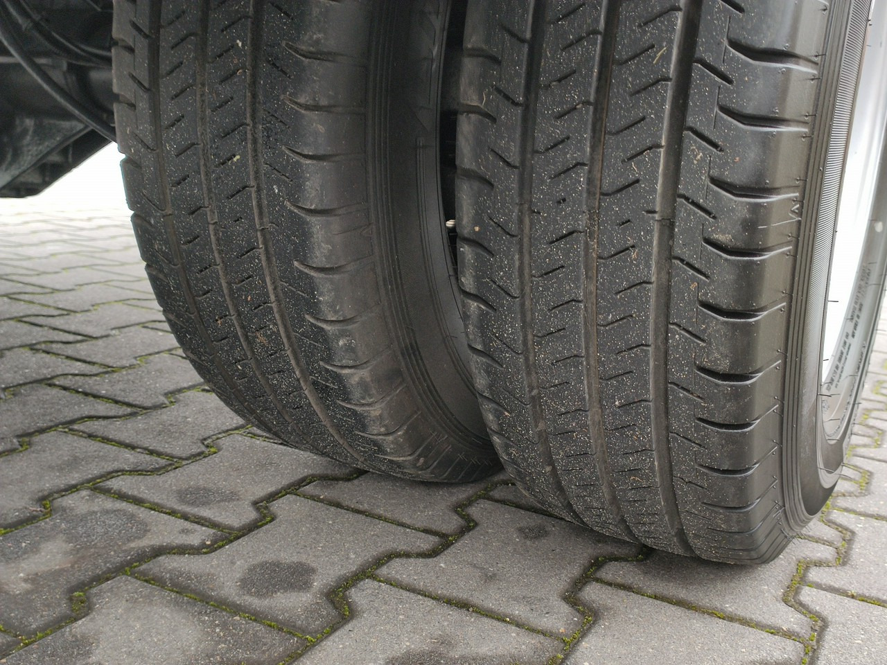 Van dengan terpal samping Iveco Daily 70C18 V H: gambar 11