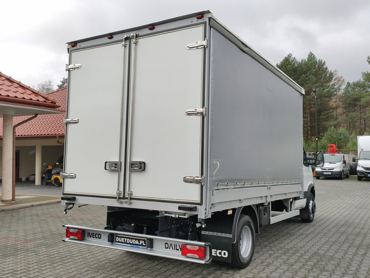 Van dengan terpal samping Iveco Daily 70C18 V H: gambar 18