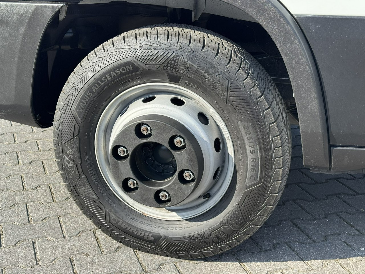 Iveco Daily 72C18 Mroźnia HI-MATIC 14 Euro Palet - Van berpendingin: gambar 5 Iveco Daily 72C18 Mroźnia HI-MATIC 14 Euro Palet - Van berpendingin: gambar 5