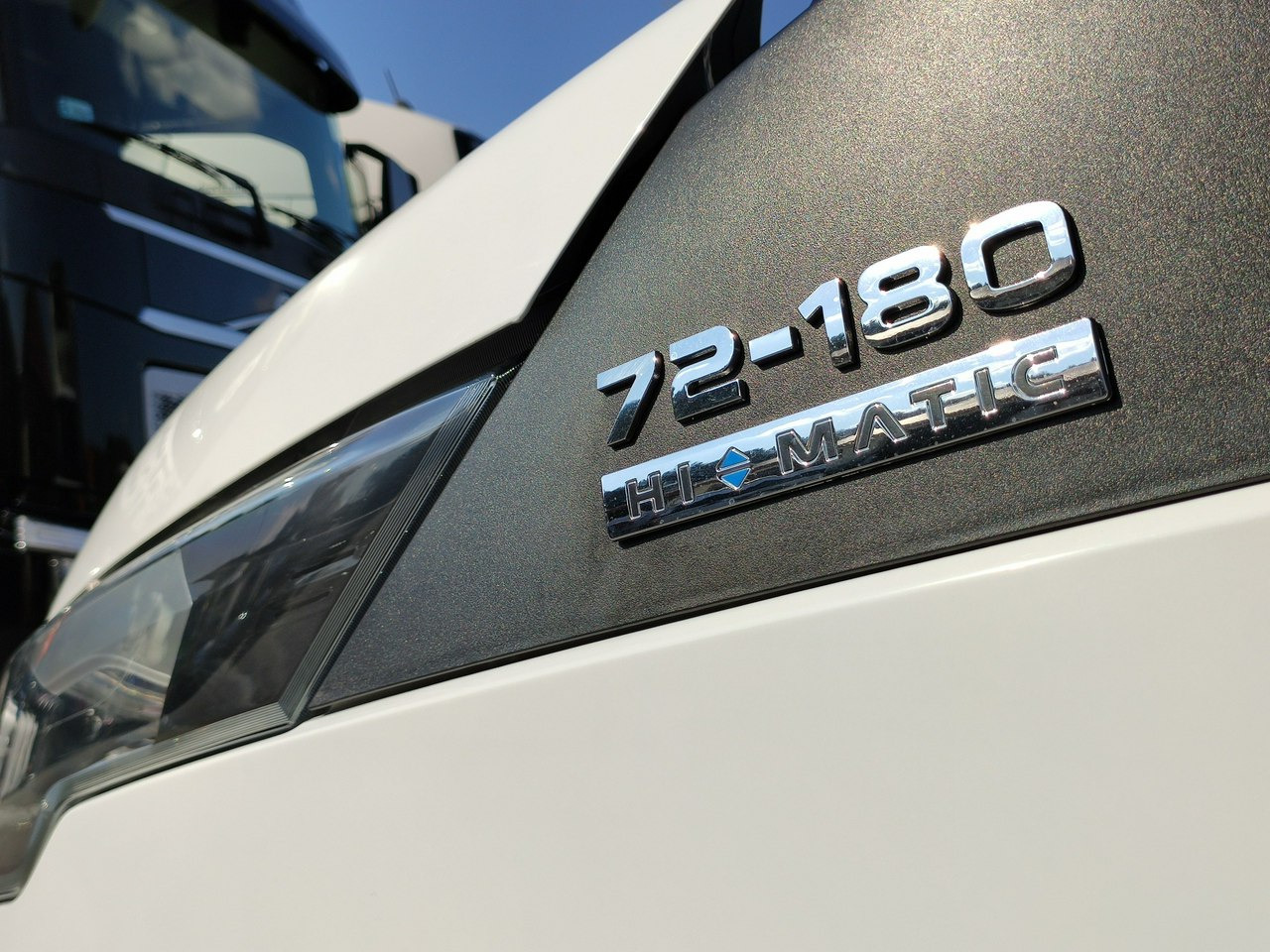Iveco Daily 72C18 Mroźnia Ściana Grodziowa Podwójny Parownik - Van berpendingin: gambar 4 Iveco Daily 72C18 Mroźnia Ściana Grodziowa Podwójny Parownik - Van berpendingin: gambar 4
