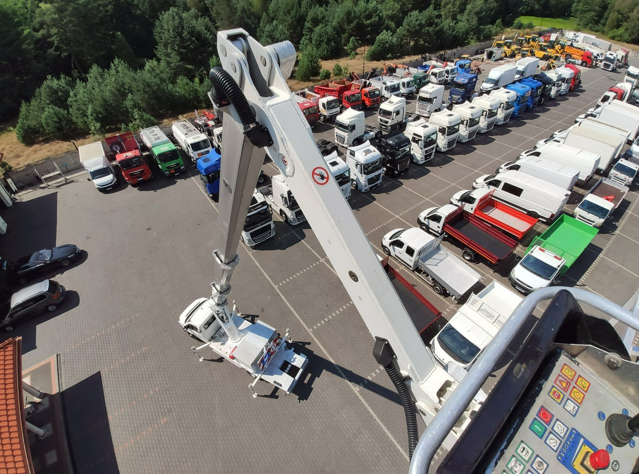 Iveco Volkswagen Crafter 4x4 Zwyżka 21m Palfinger P210BK JIP-Ogon udt - Platform udara yang dipasang di truk: gambar 3 Iveco Volkswagen Crafter 4x4 Zwyżka 21m Palfinger P210BK JIP-Ogon udt - Platform udara yang dipasang di truk: gambar 3