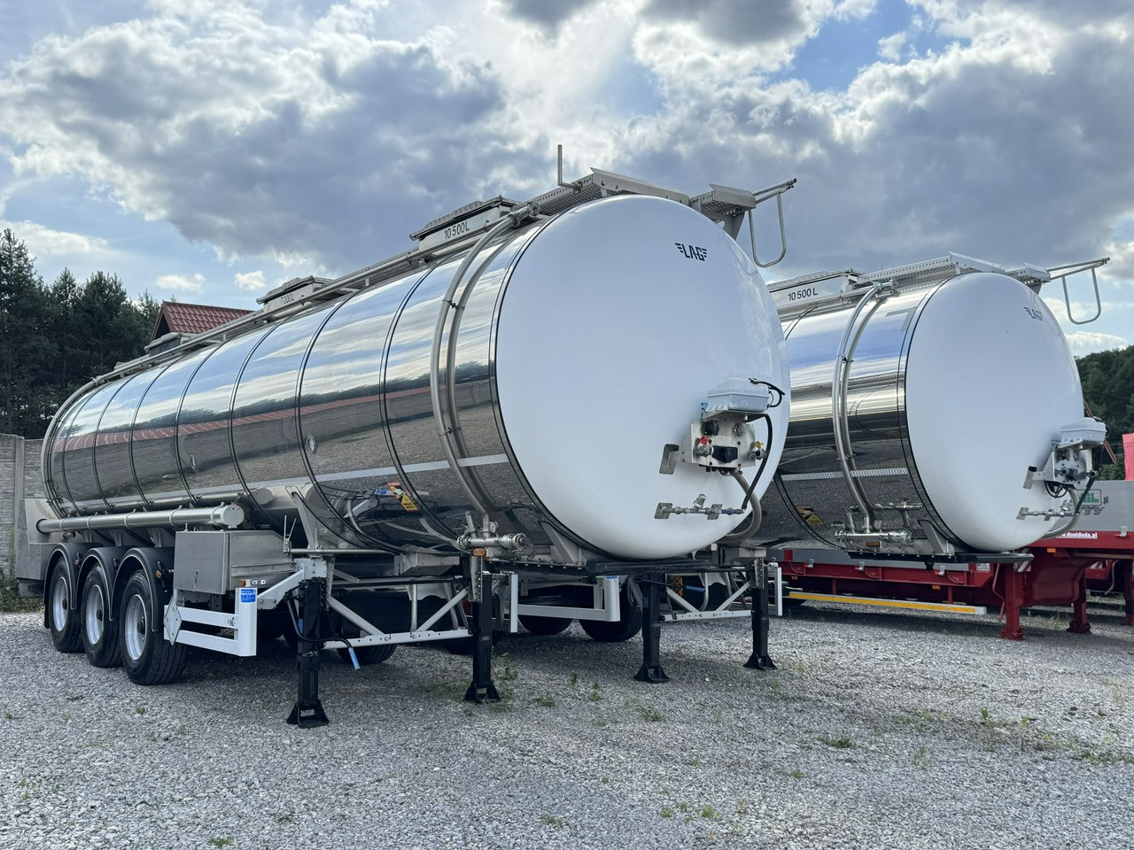 Lag Spożywcza Magyar Izolowana Webasto Pompa Elektryczna do Zrzutu - Semi-trailer tangki: gambar 1 Lag Spożywcza Magyar Izolowana Webasto Pompa Elektryczna do Zrzutu - Semi-trailer tangki: gambar 1