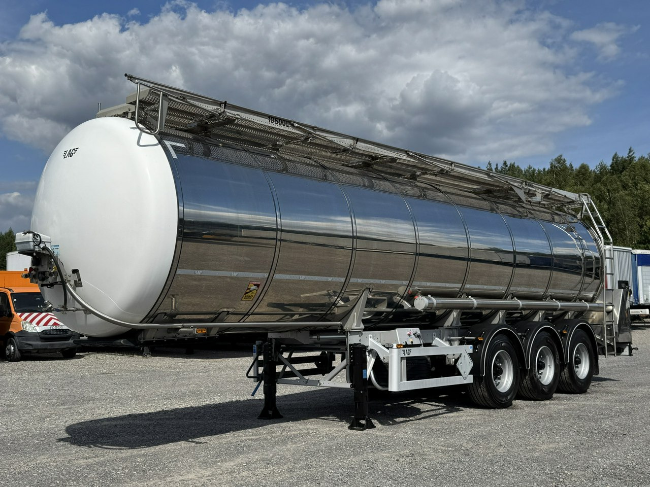 Lag Spożywcza Magyar Izolowana Webasto Pompa Elektryczna do Zrzutu - Semi-trailer tangki: gambar 4 Lag Spożywcza Magyar Izolowana Webasto Pompa Elektryczna do Zrzutu - Semi-trailer tangki: gambar 4